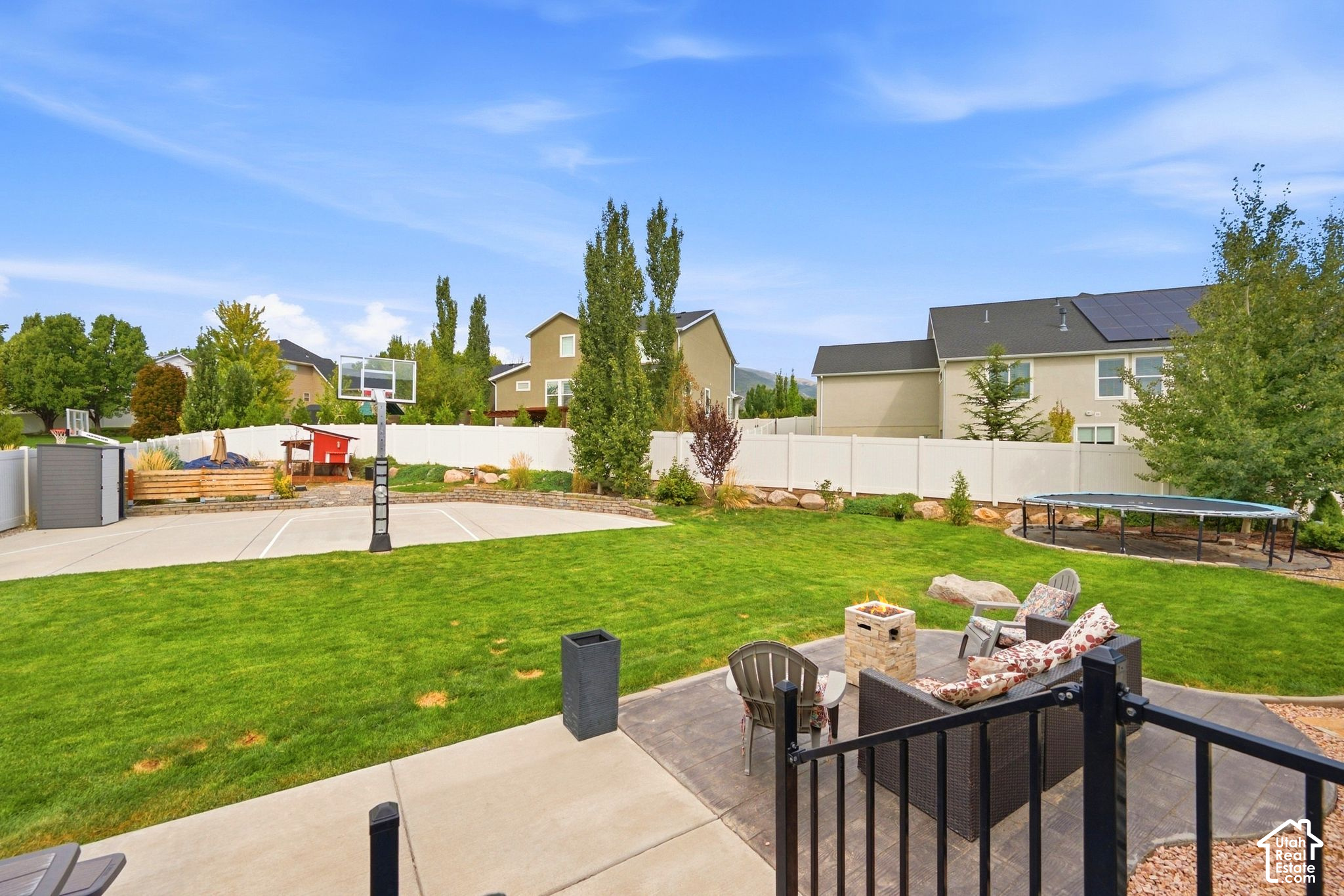 main property photo 40