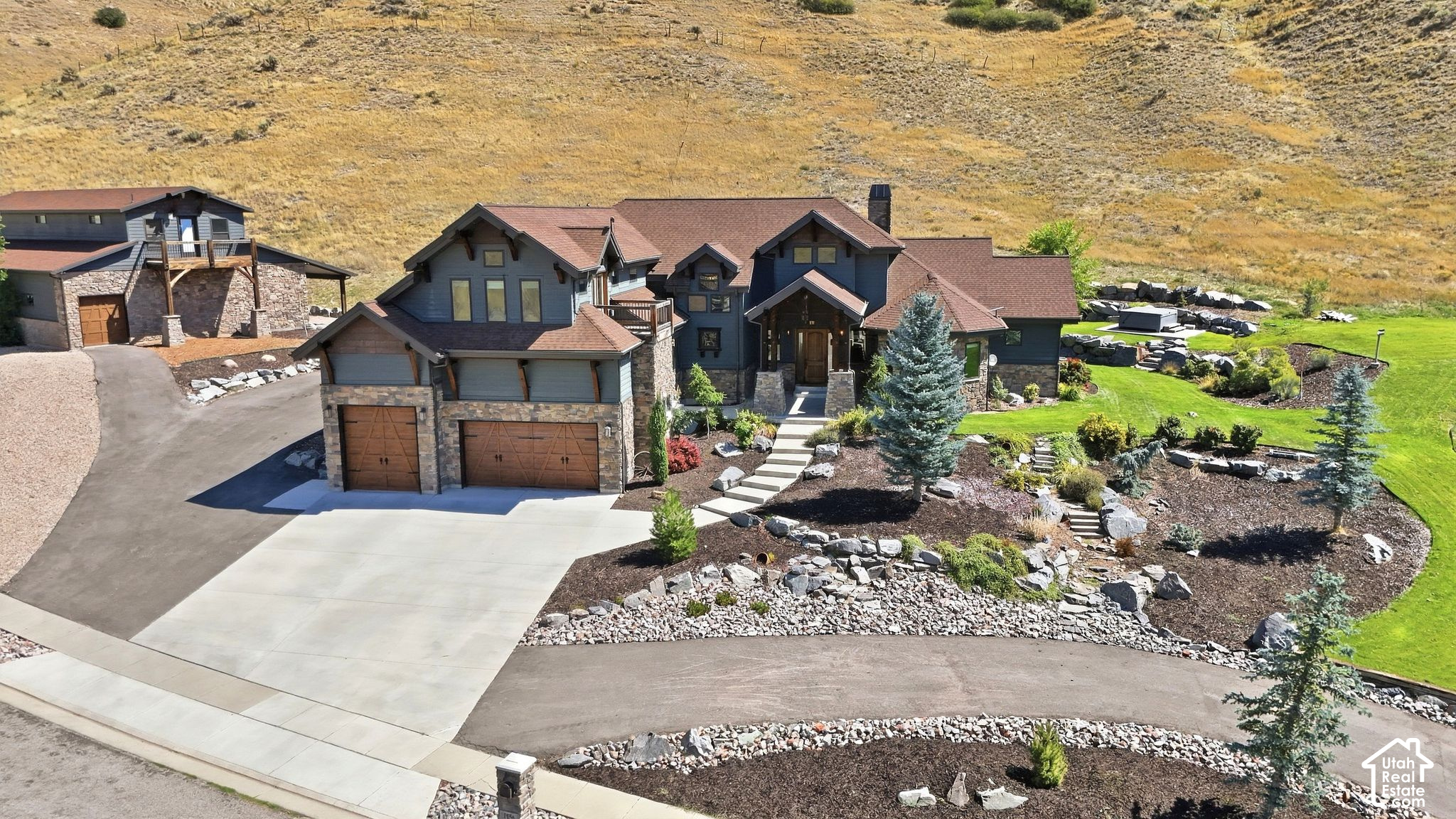 main property photo 2