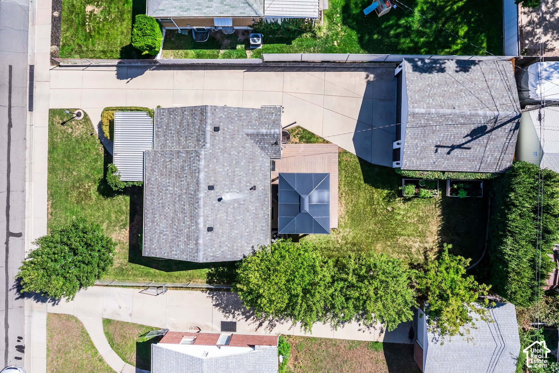 main property photo 33