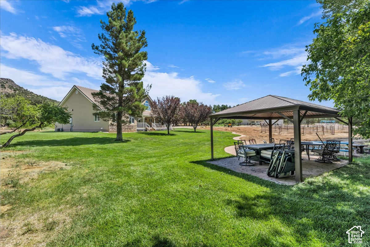 main property photo 6