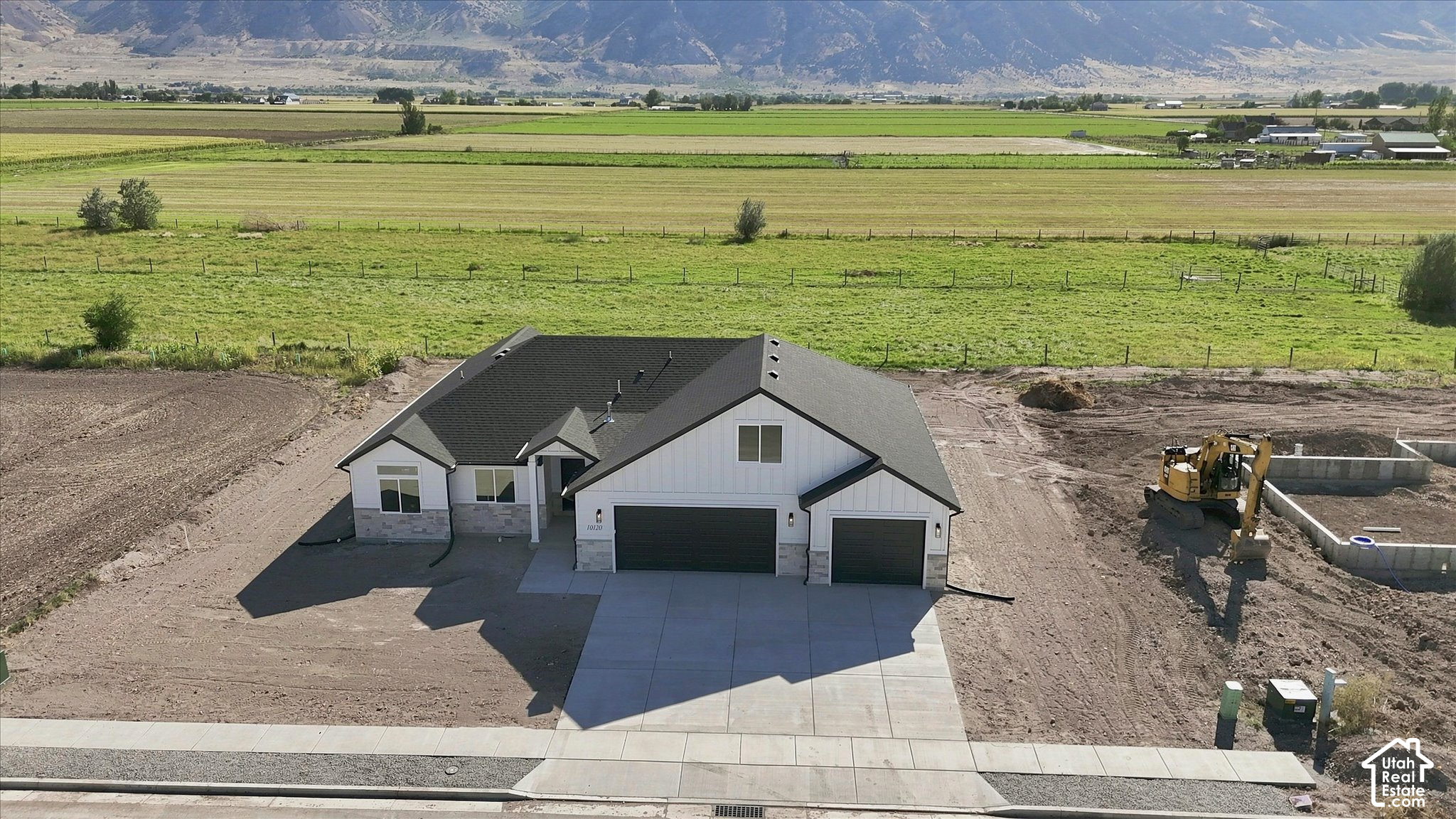 main property photo 50