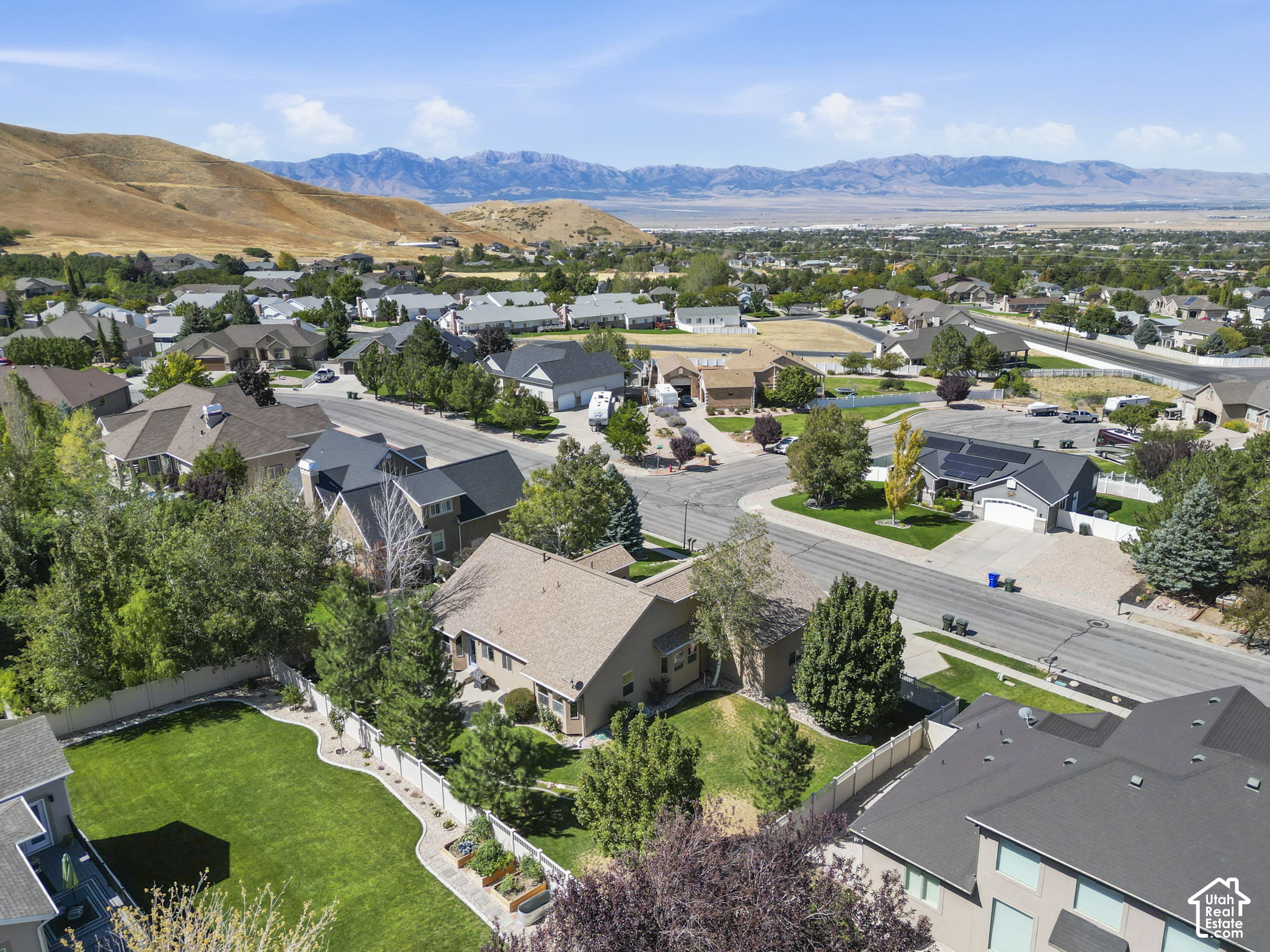 main property photo 32