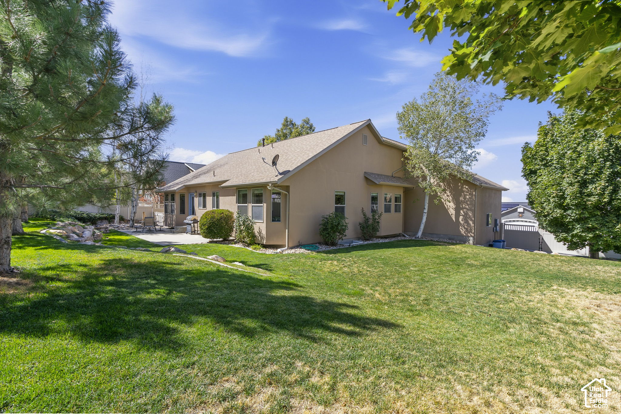 main property photo 33