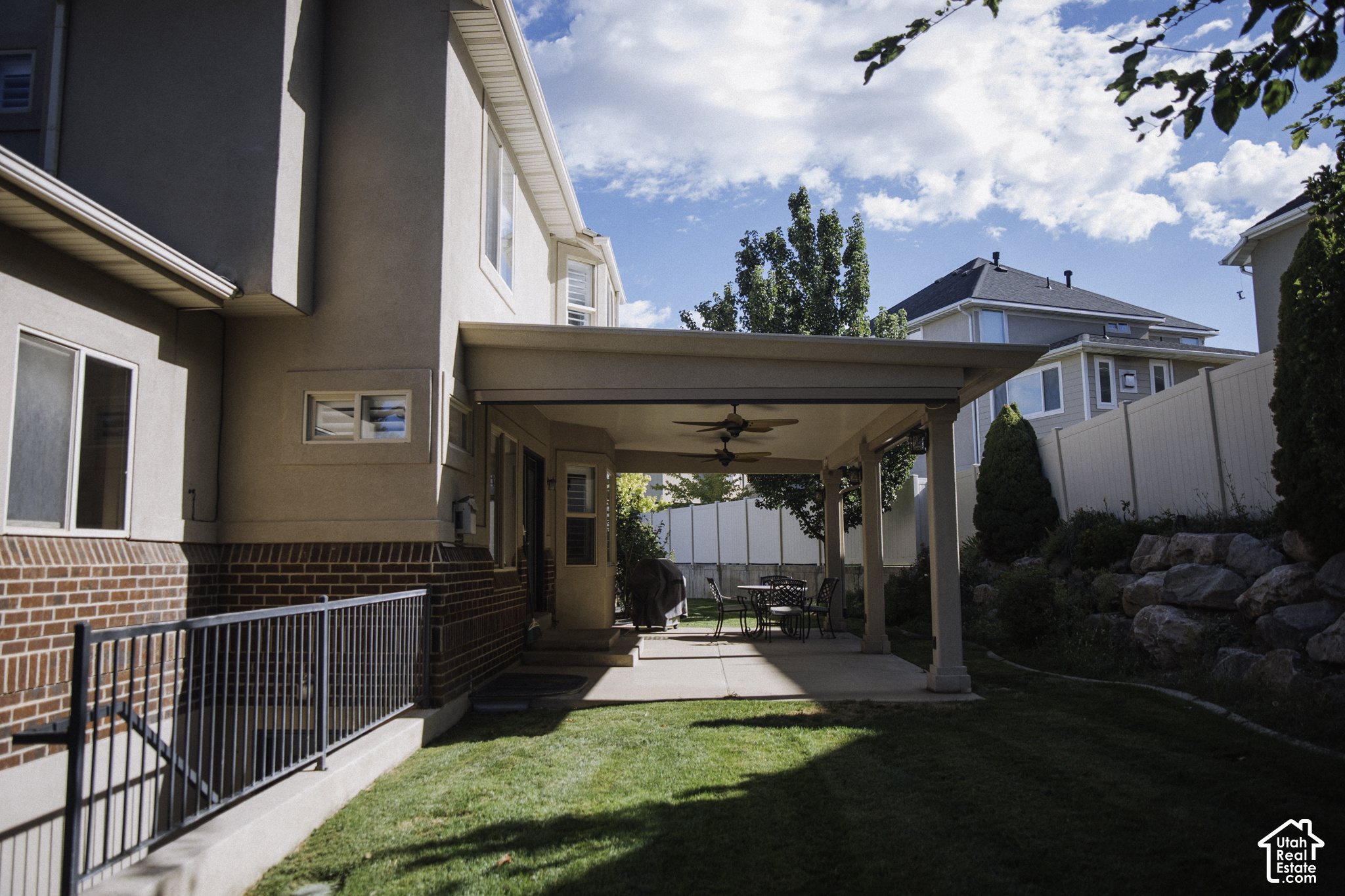 main property photo 9