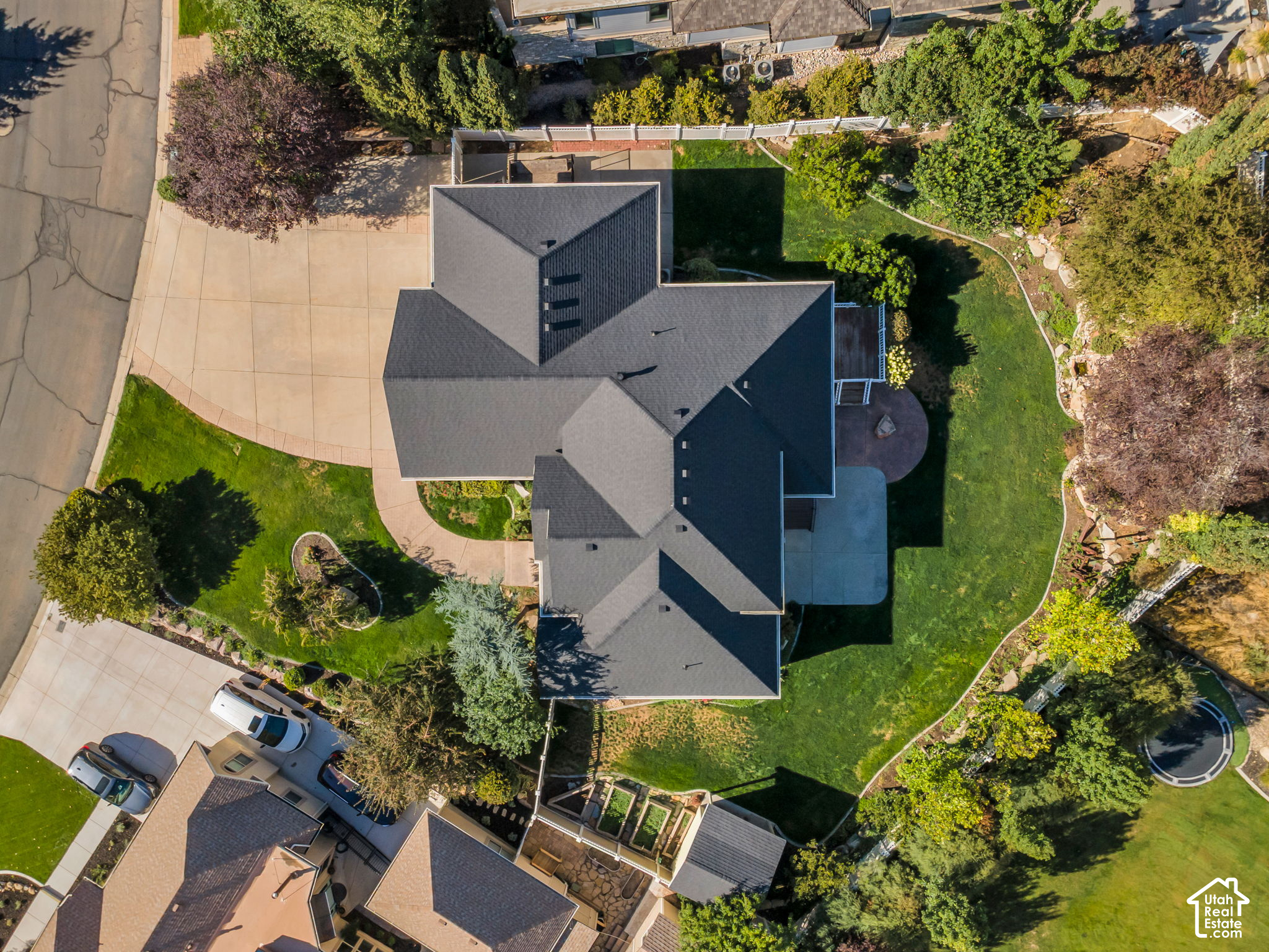 main property photo 40