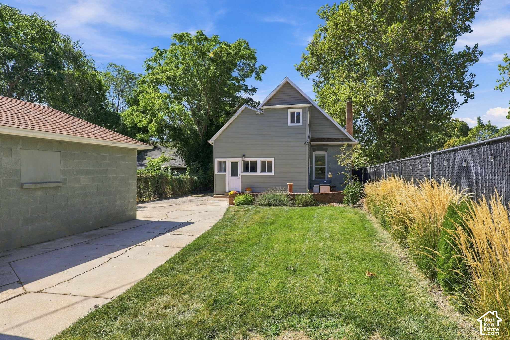 main property photo 31