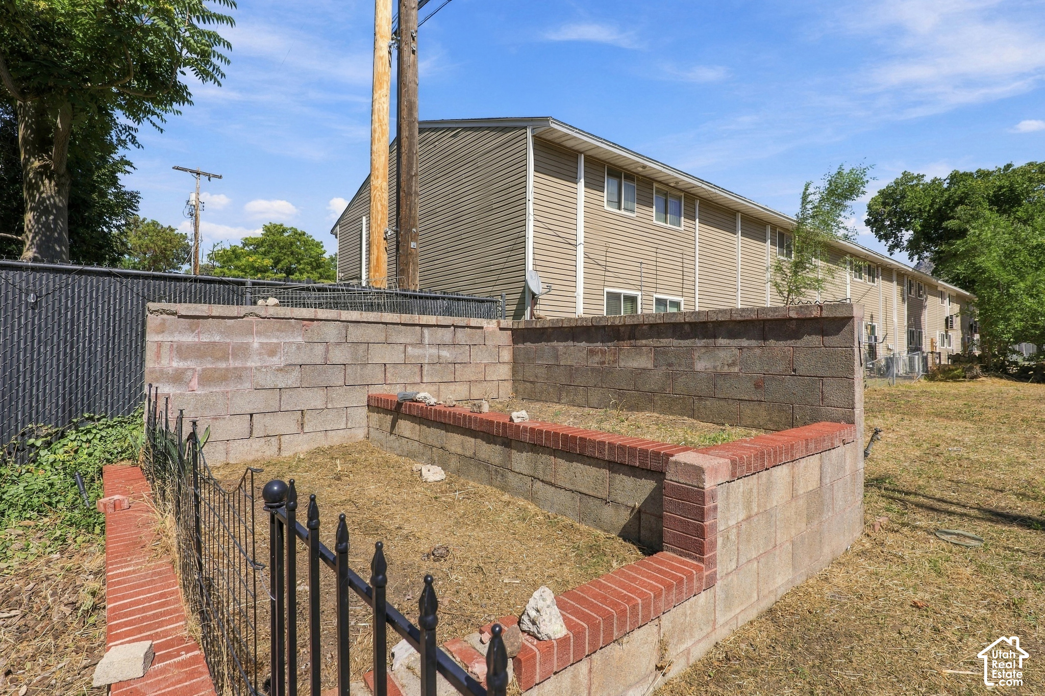 main property photo 35