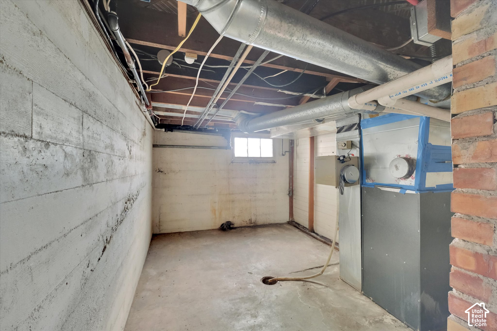 main property photo 24