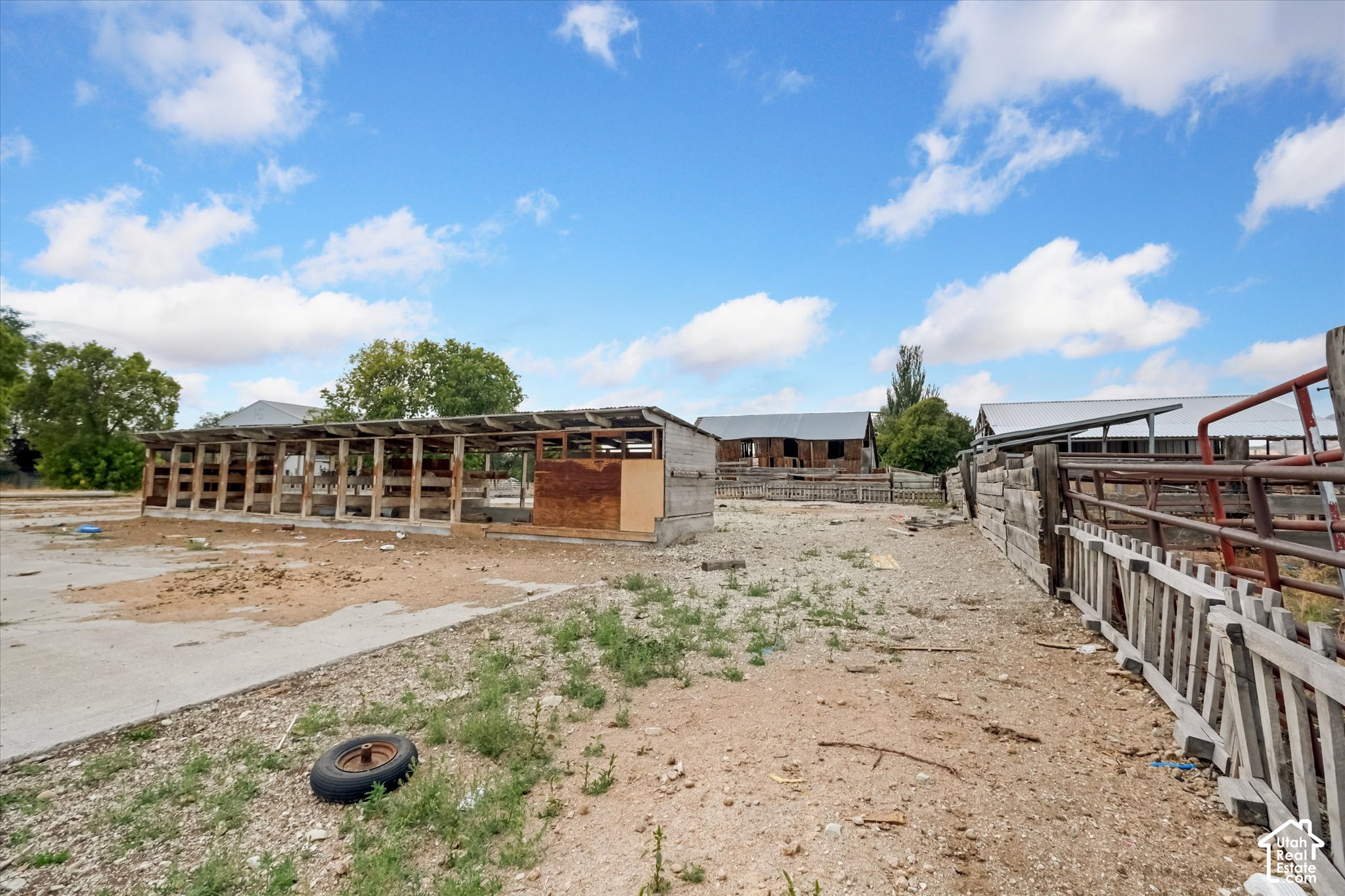 main property photo 33