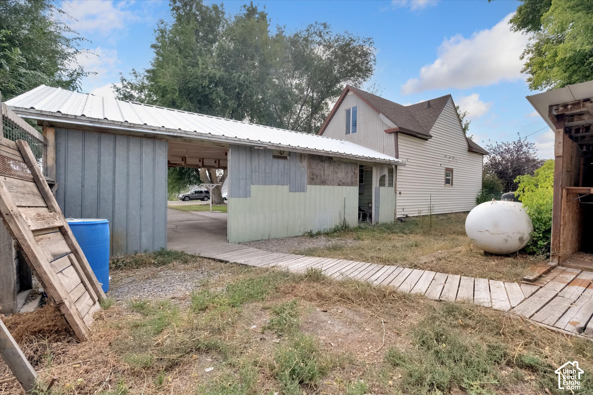 main property photo 35