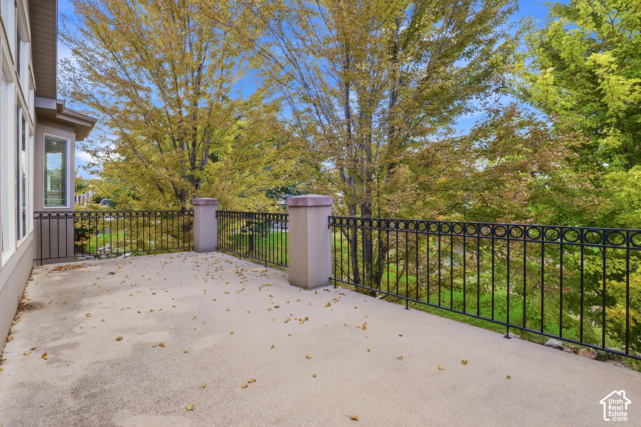 main property photo 31