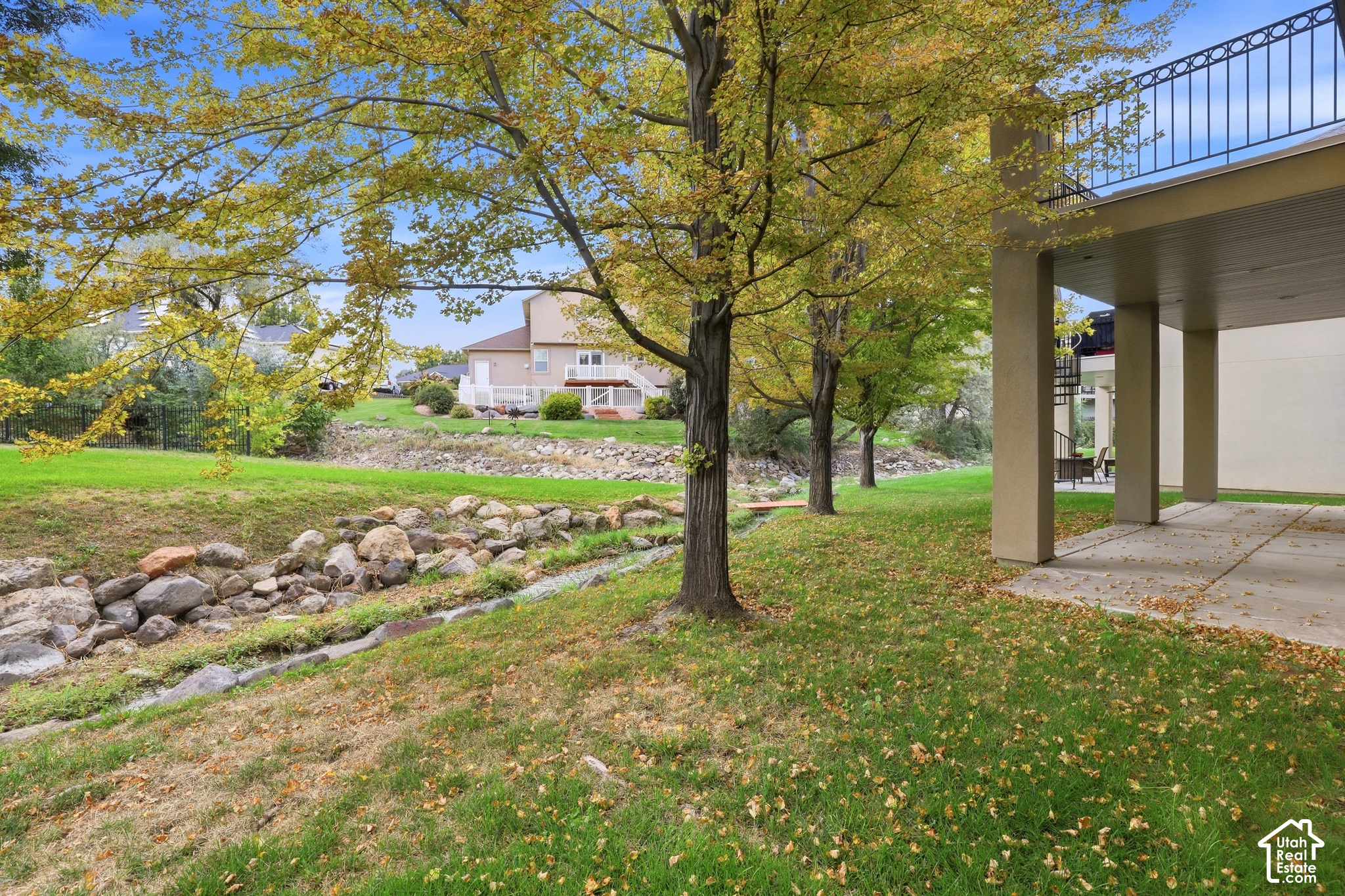 main property photo 32