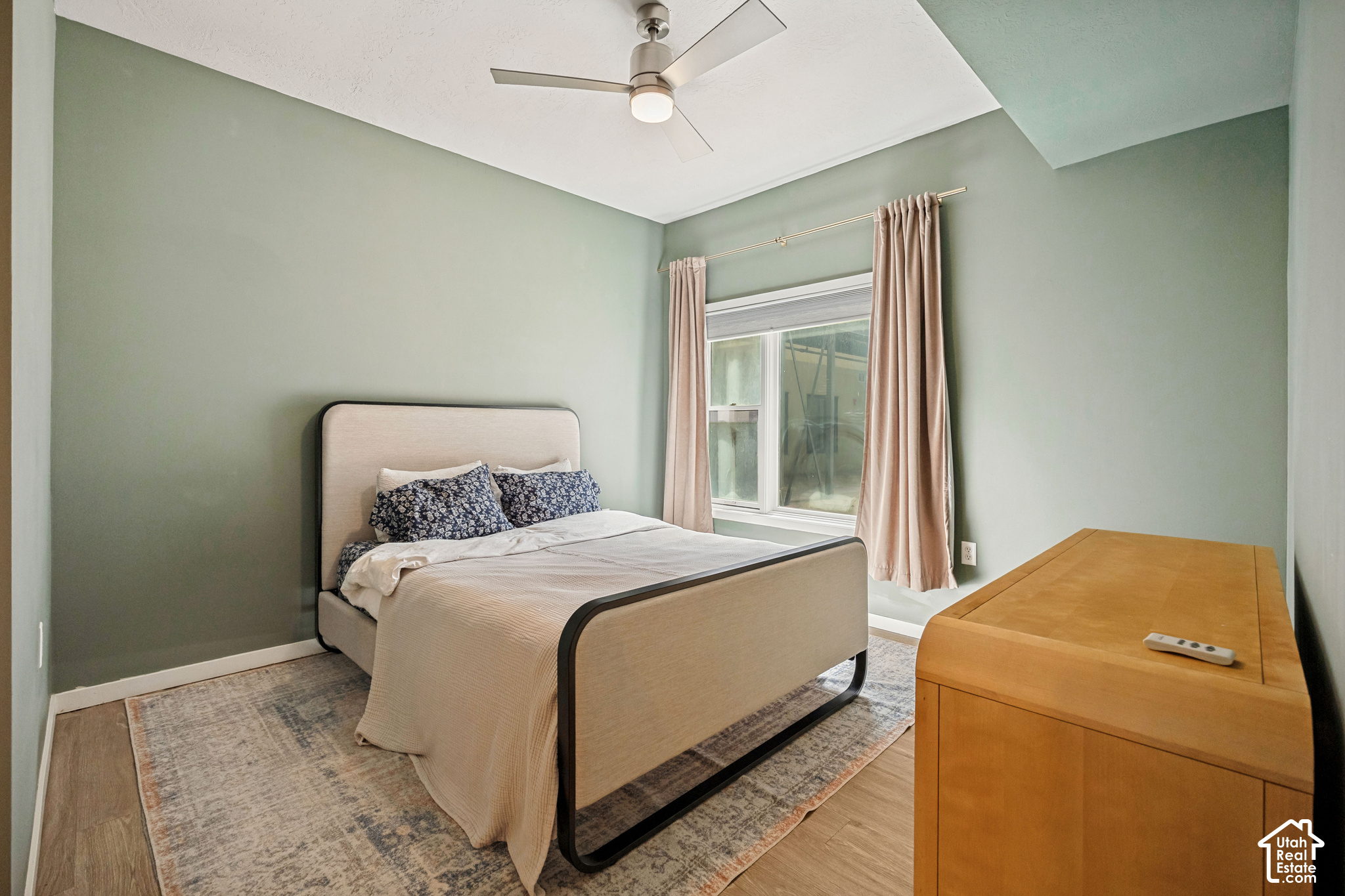 main property photo 9