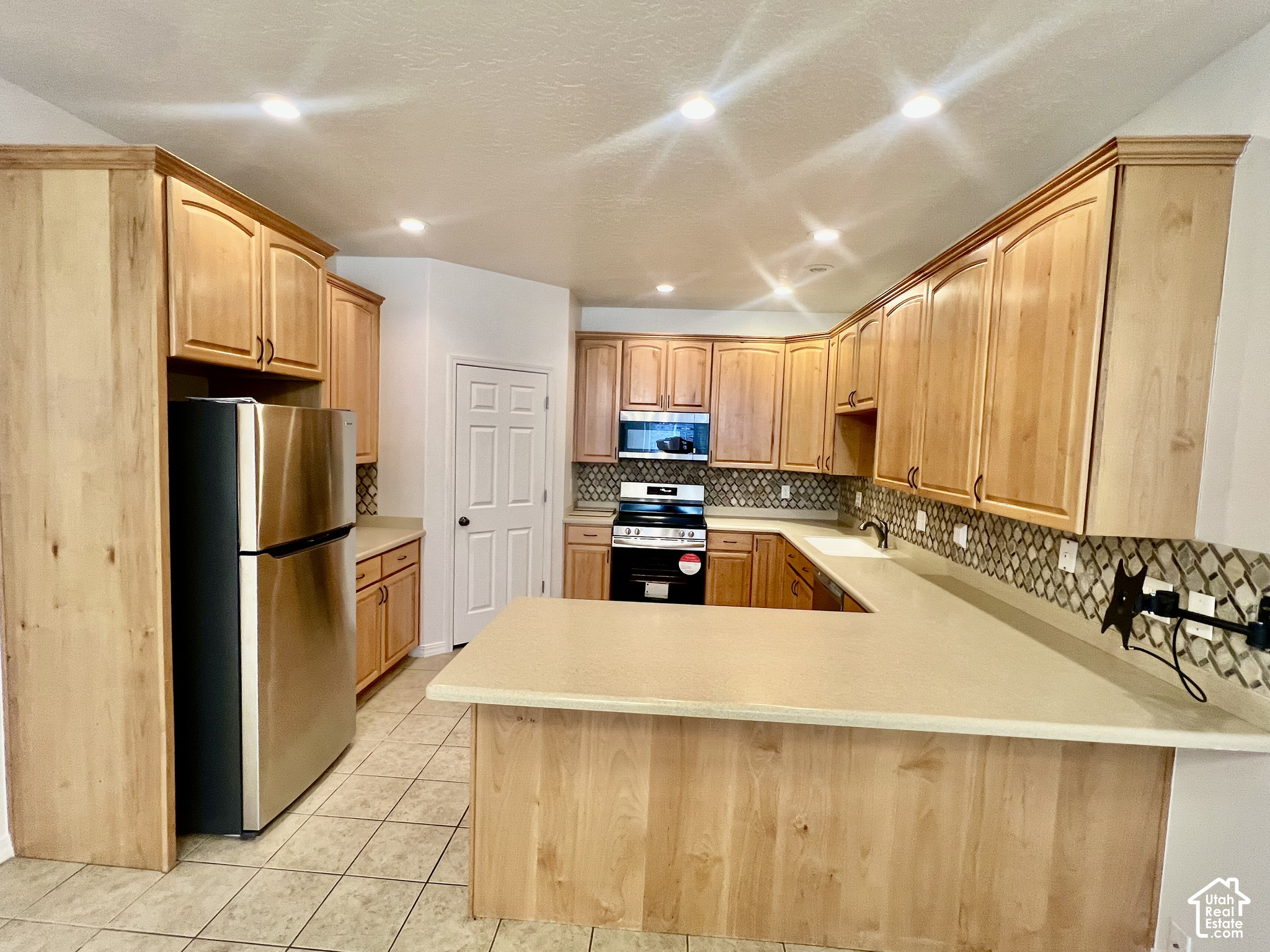 main property photo 6