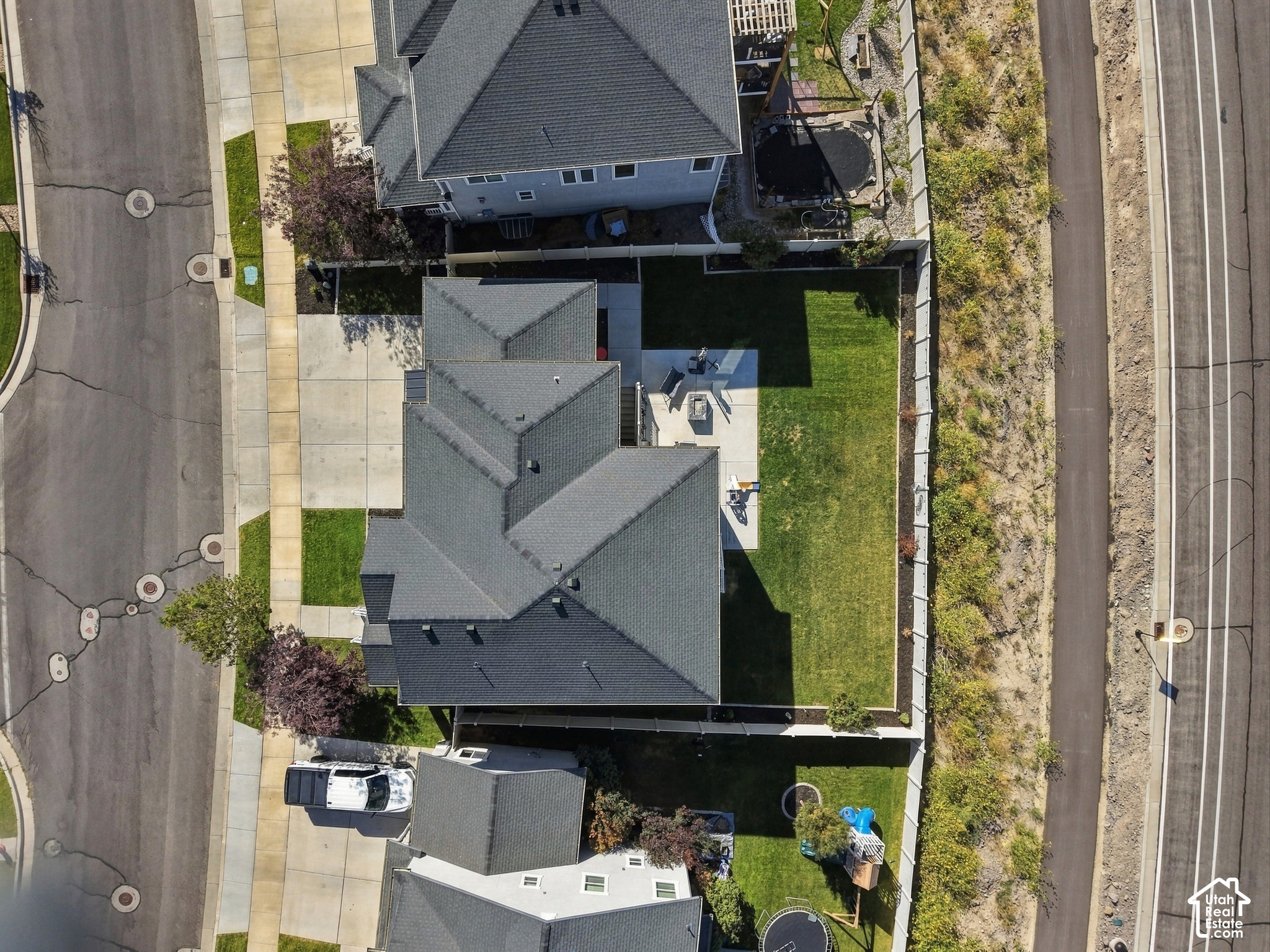 main property photo 30