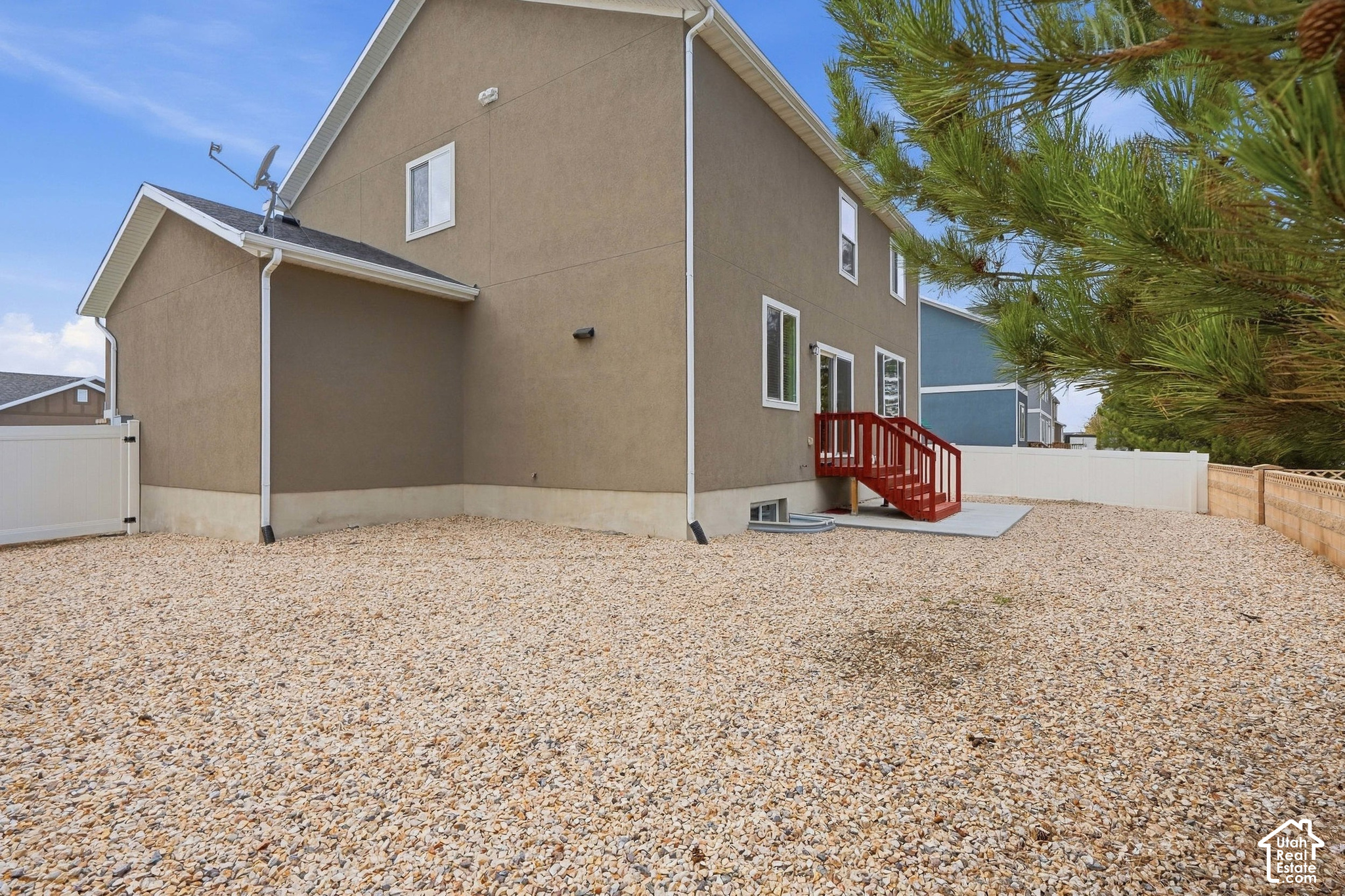 main property photo 17