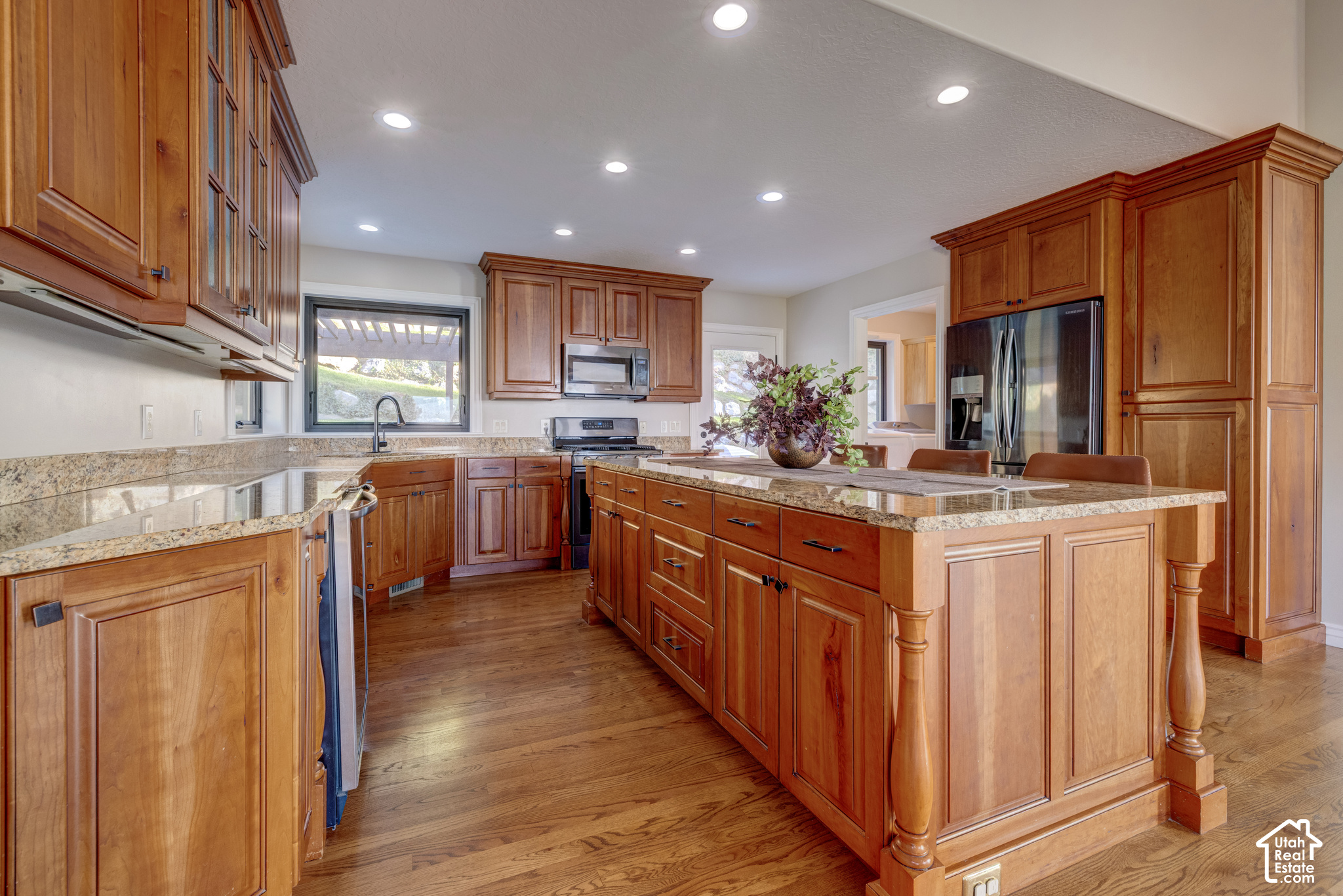 main property photo 19