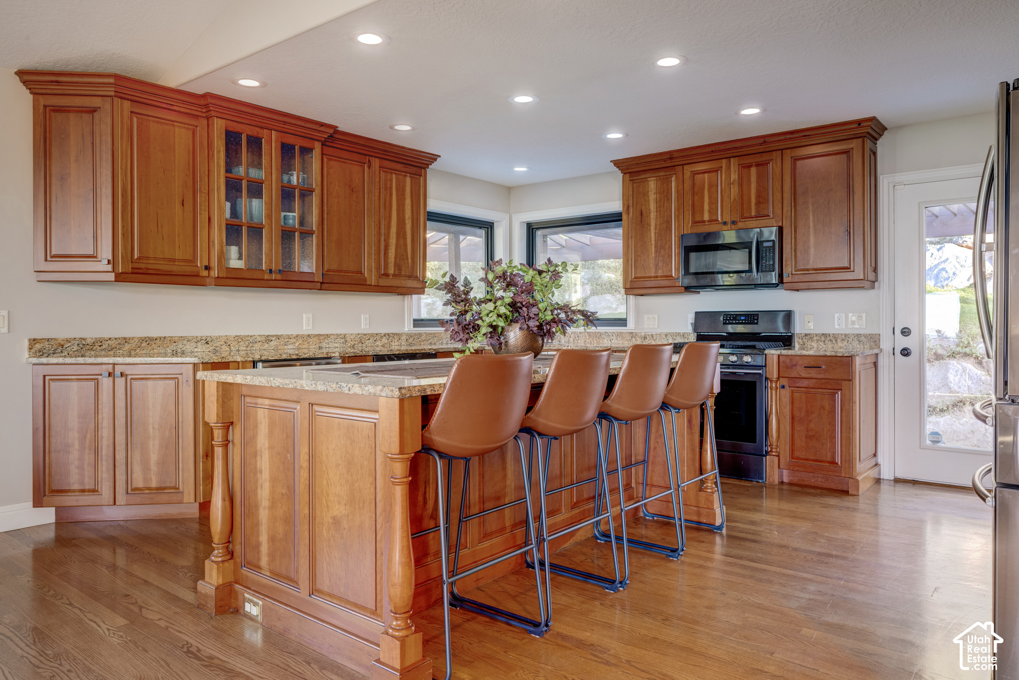 main property photo 20