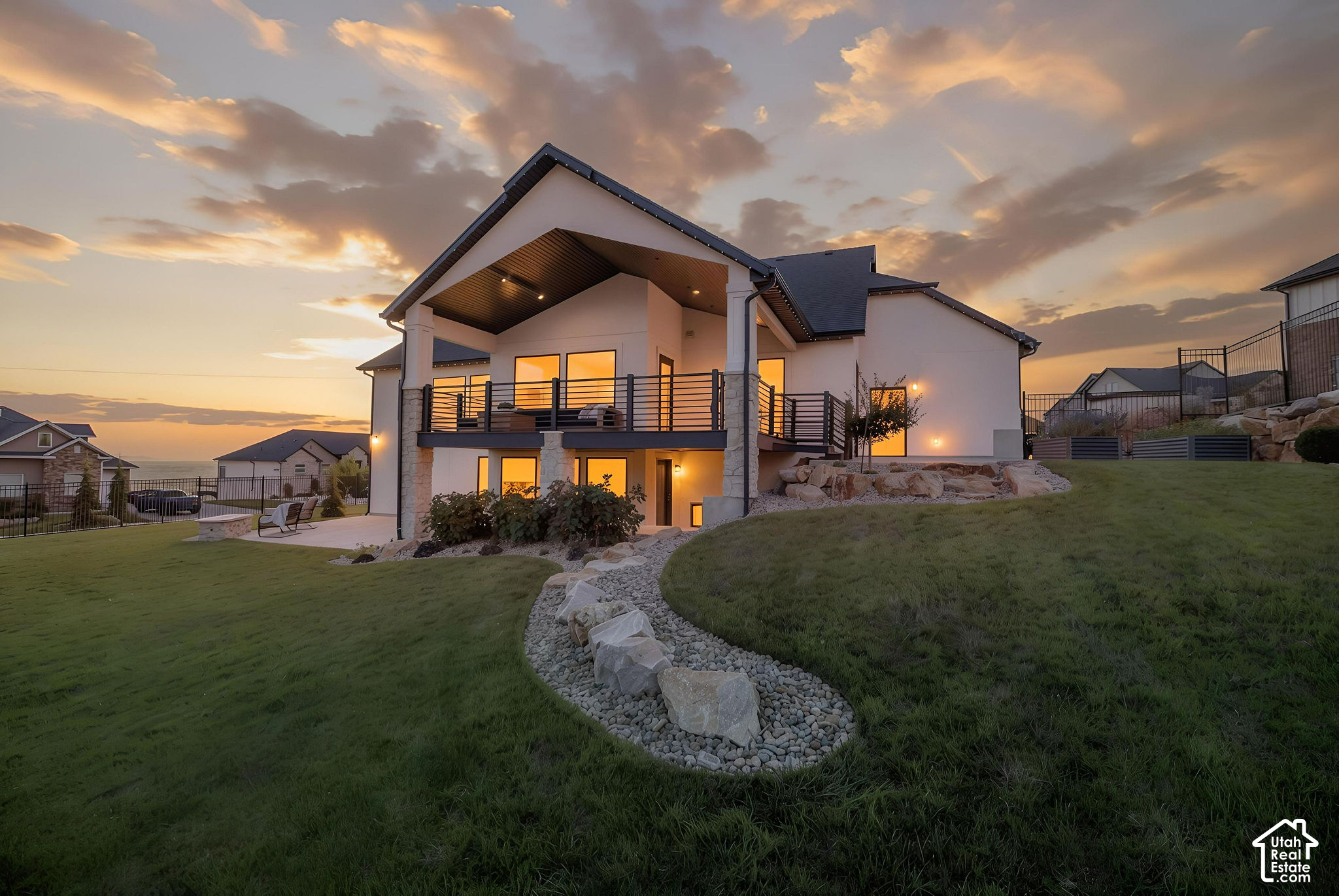 main property photo 40
