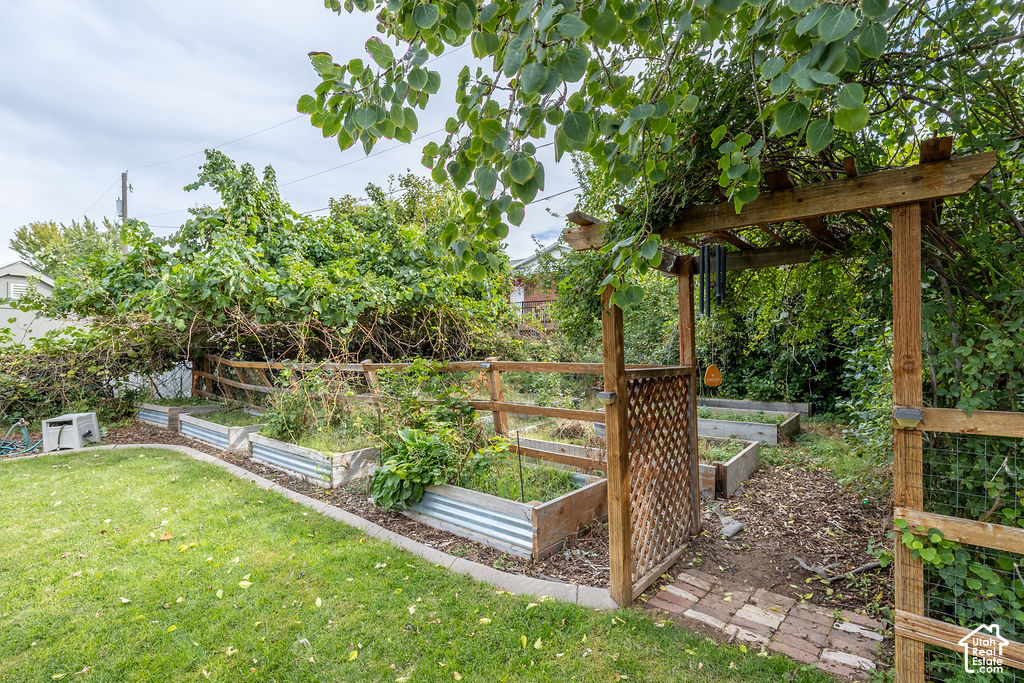 main property photo 30
