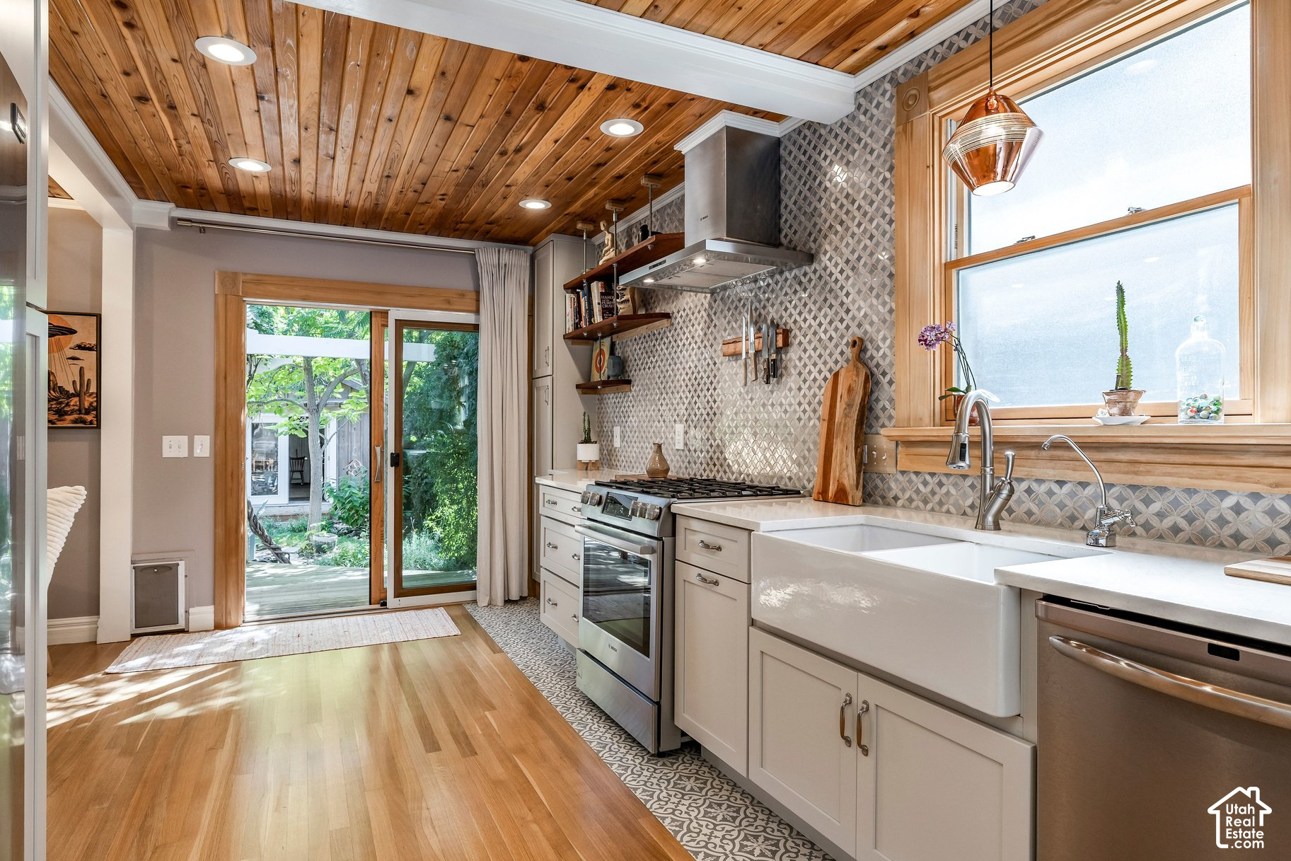 property viewer photo 13