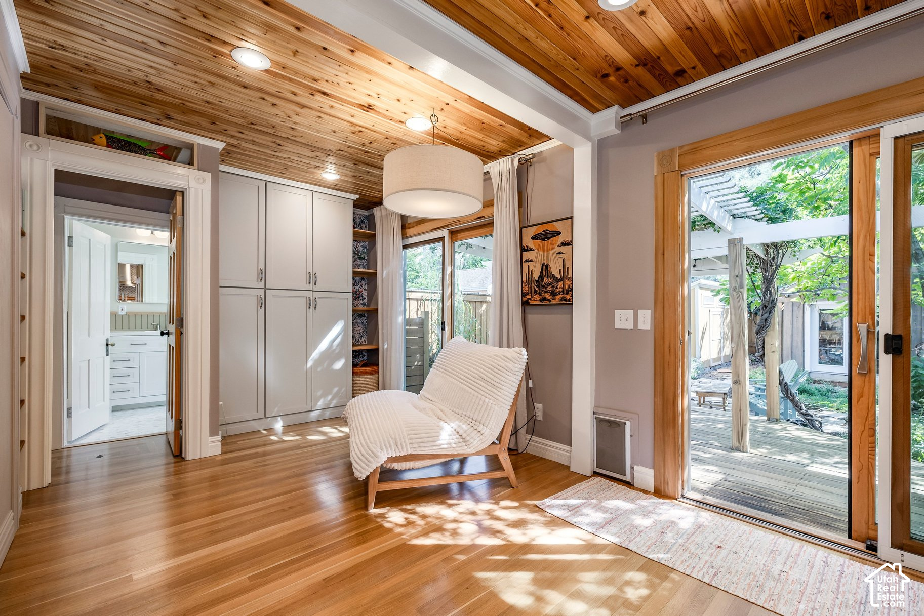 property viewer photo 18