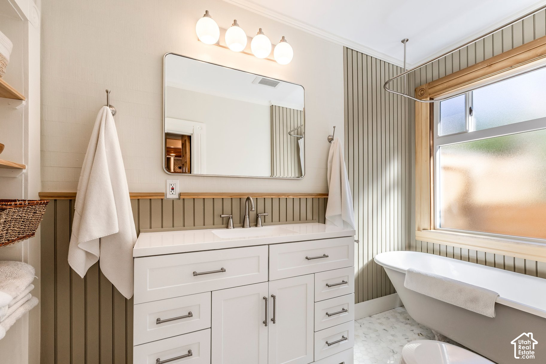 property viewer photo 23
