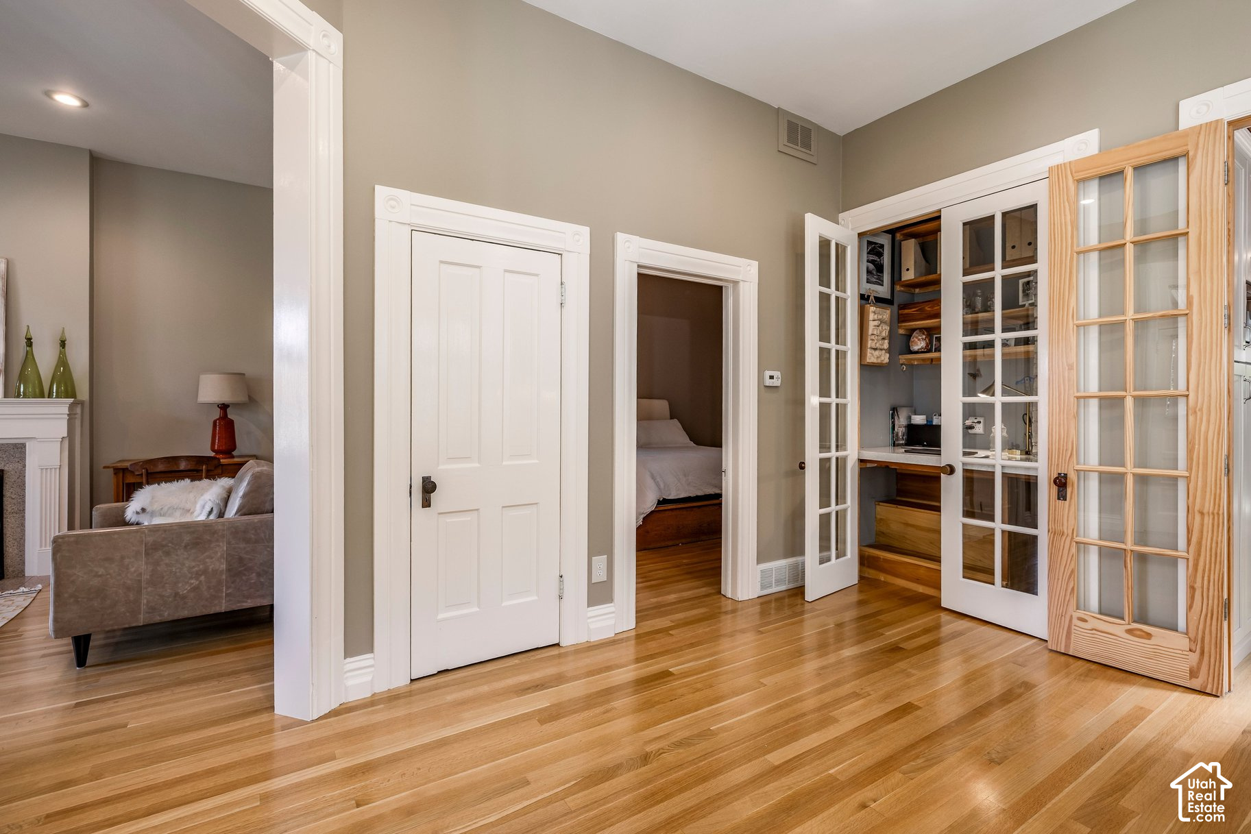 property viewer photo 9