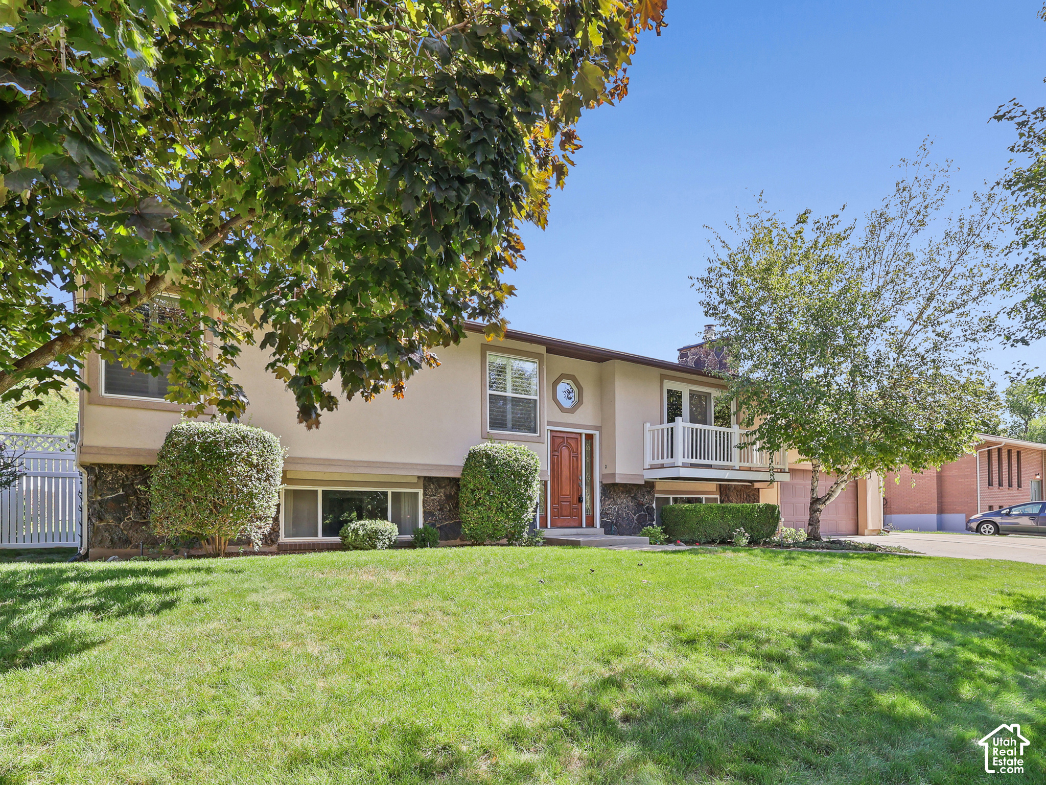 main property photo 40