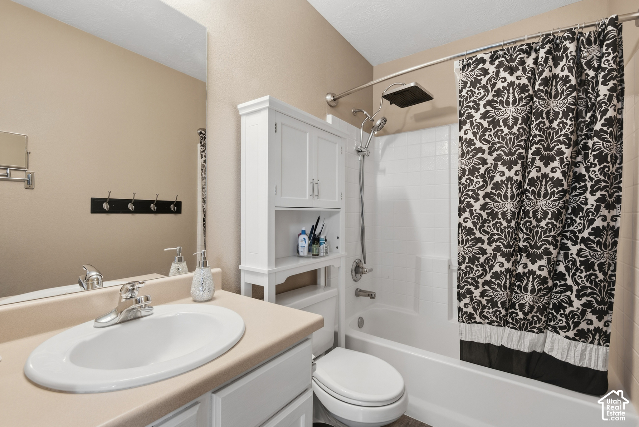 main property photo 16