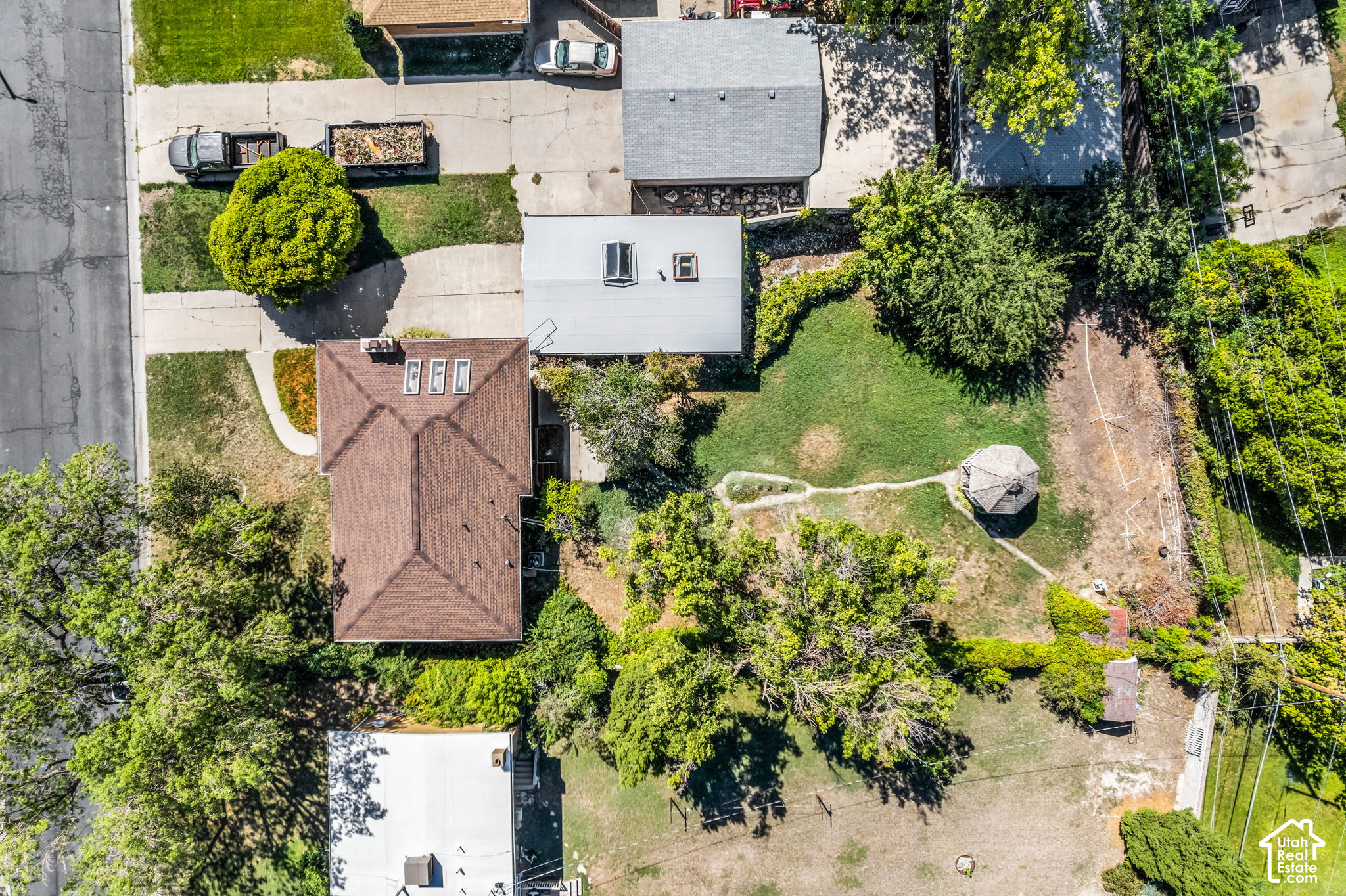 main property photo 46