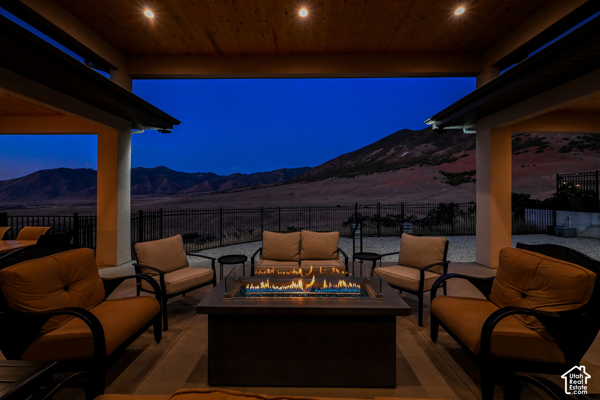 main property photo 50