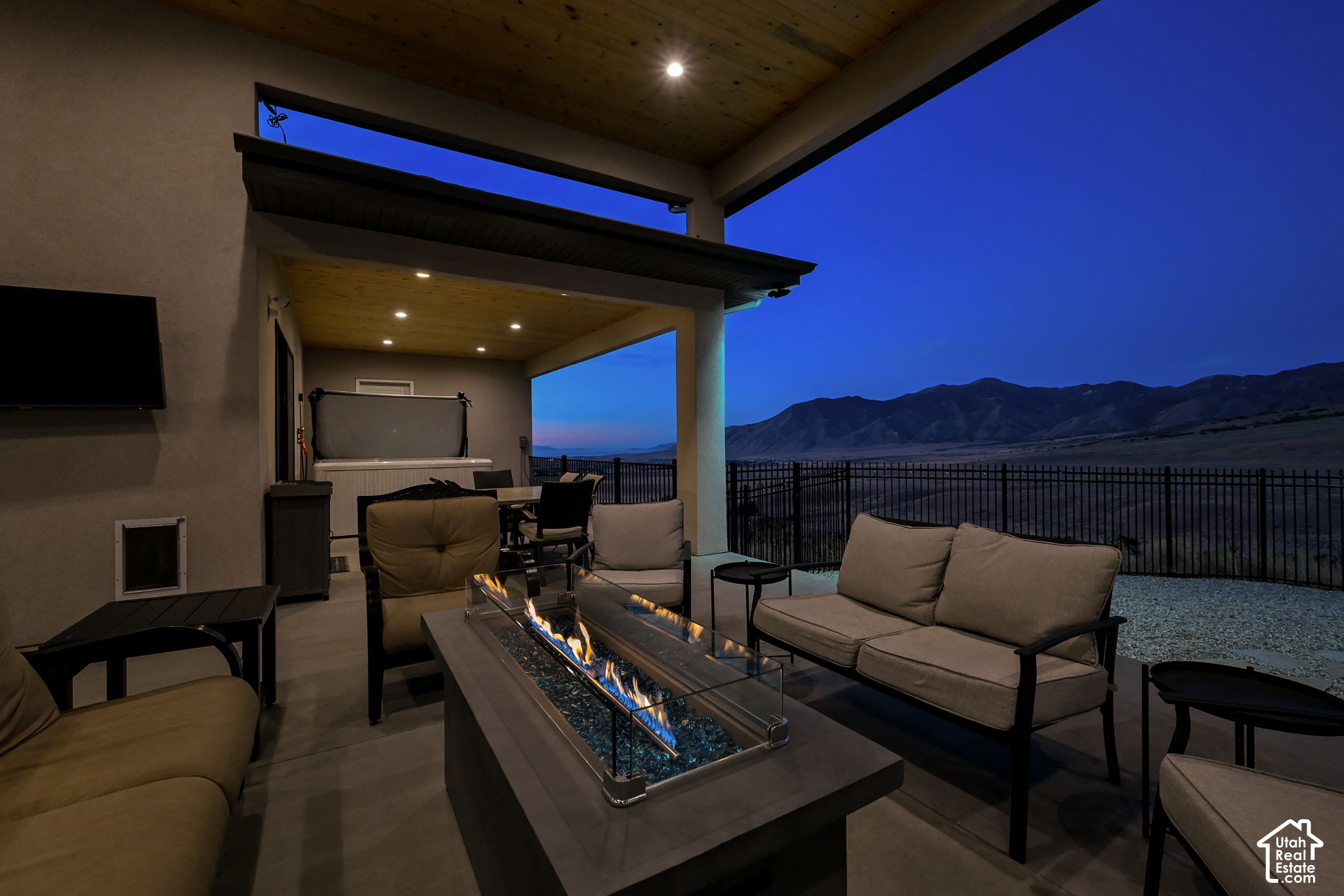 main property photo 51