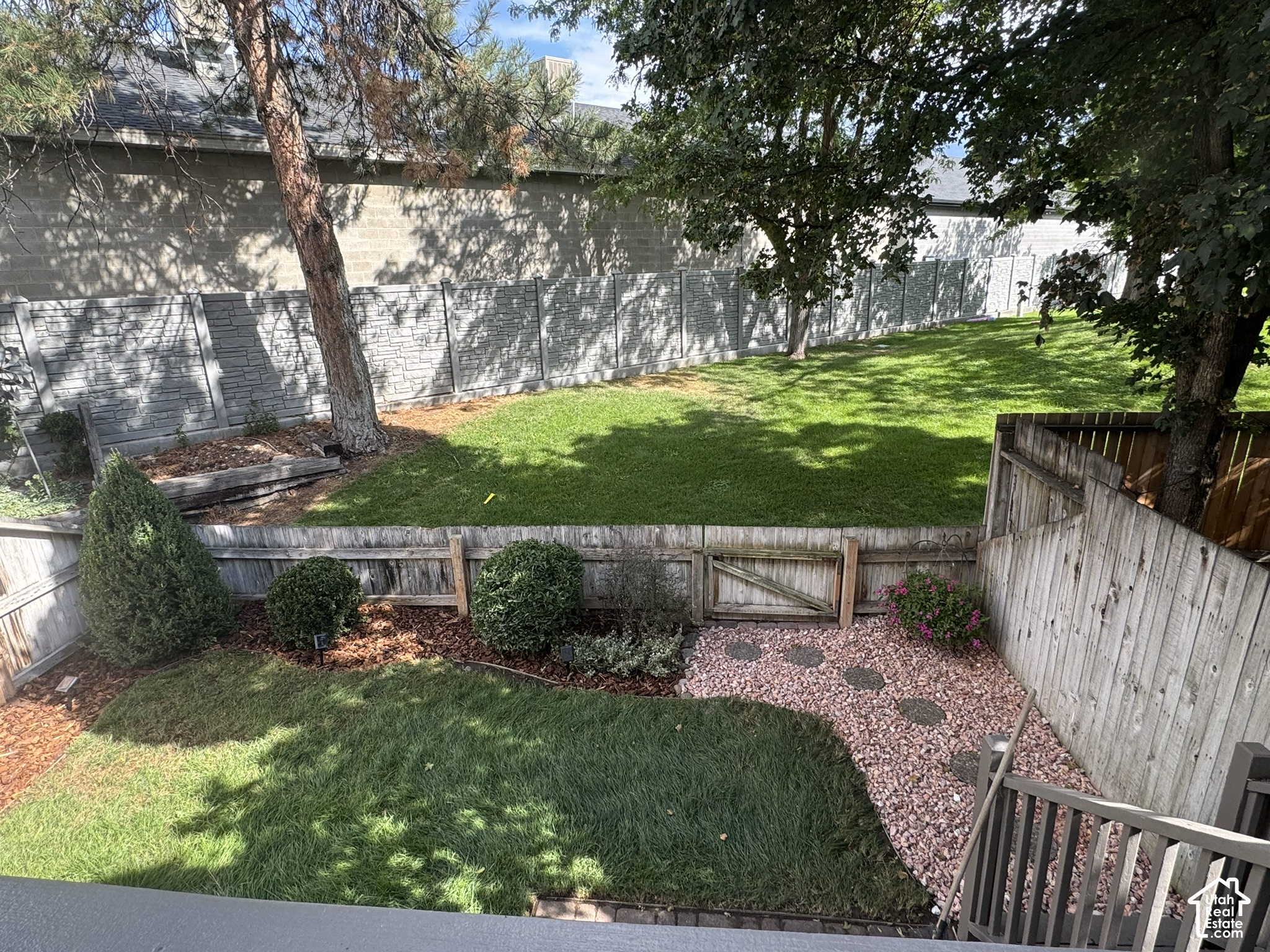 main property photo 37