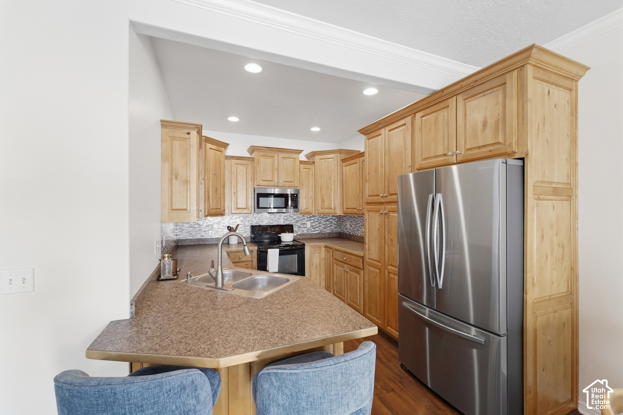 main property photo 12