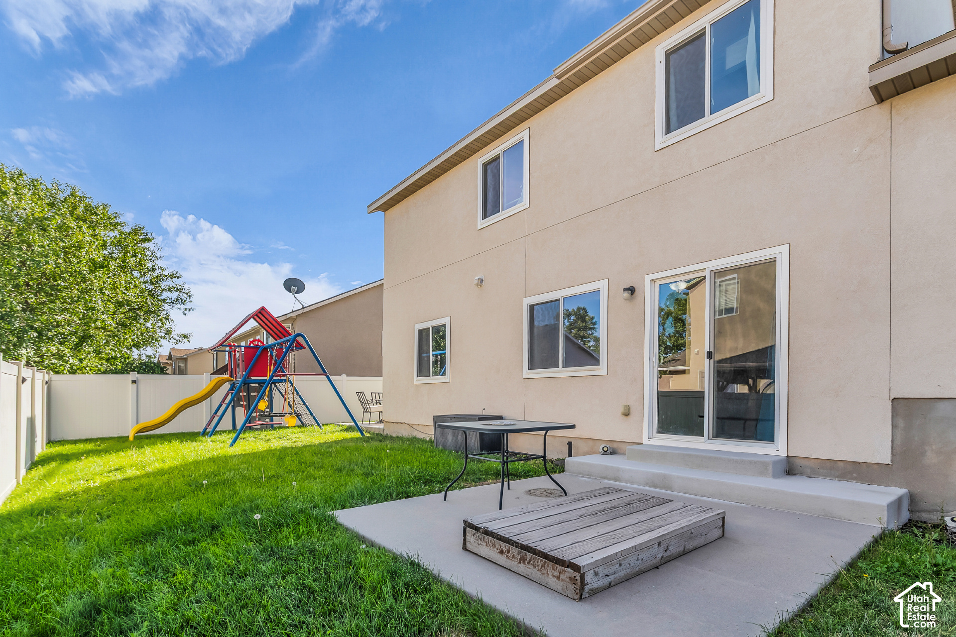 main property photo 25