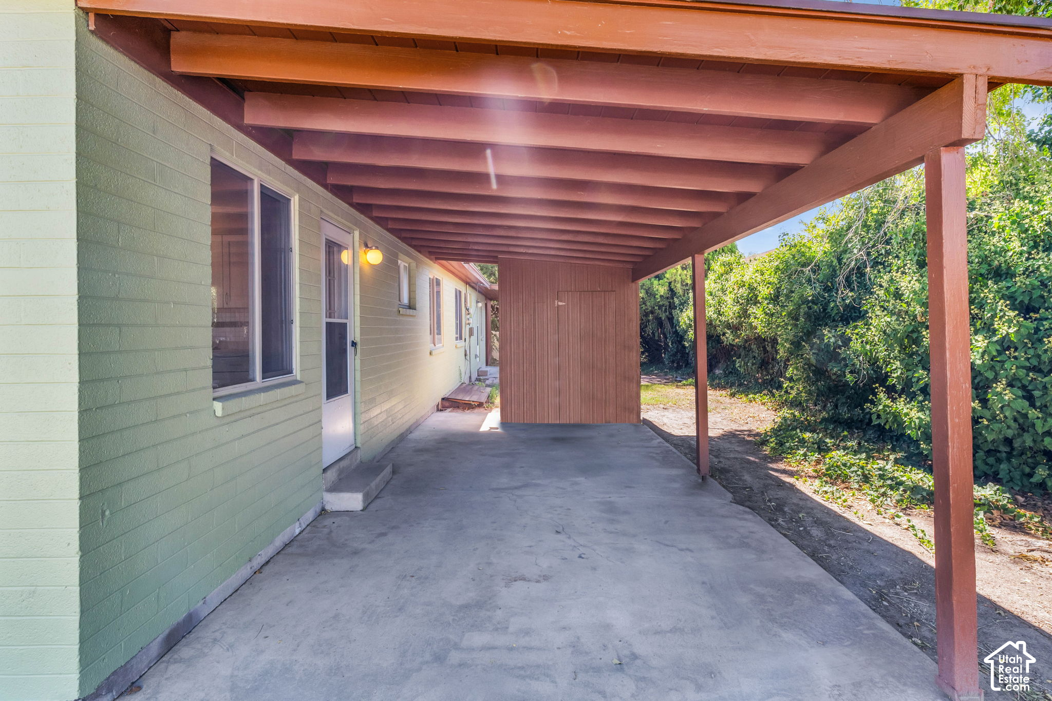 main property photo 40