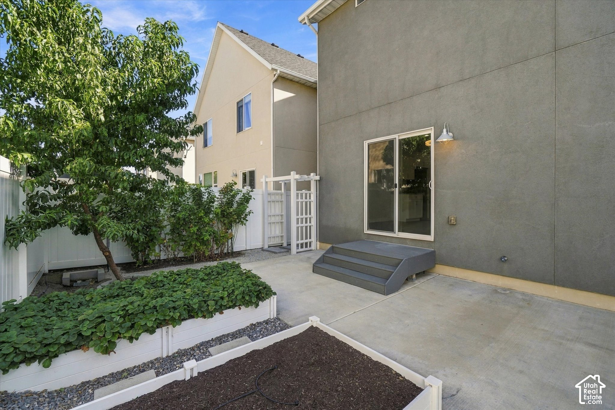 main property photo 33