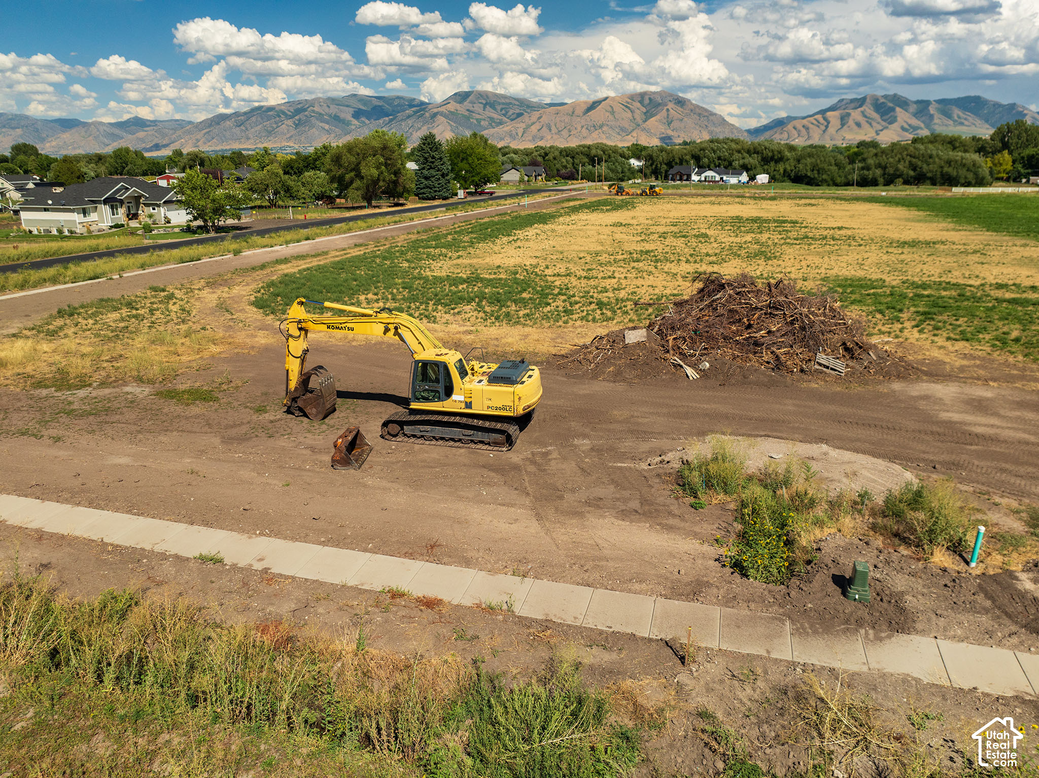 main property photo 12