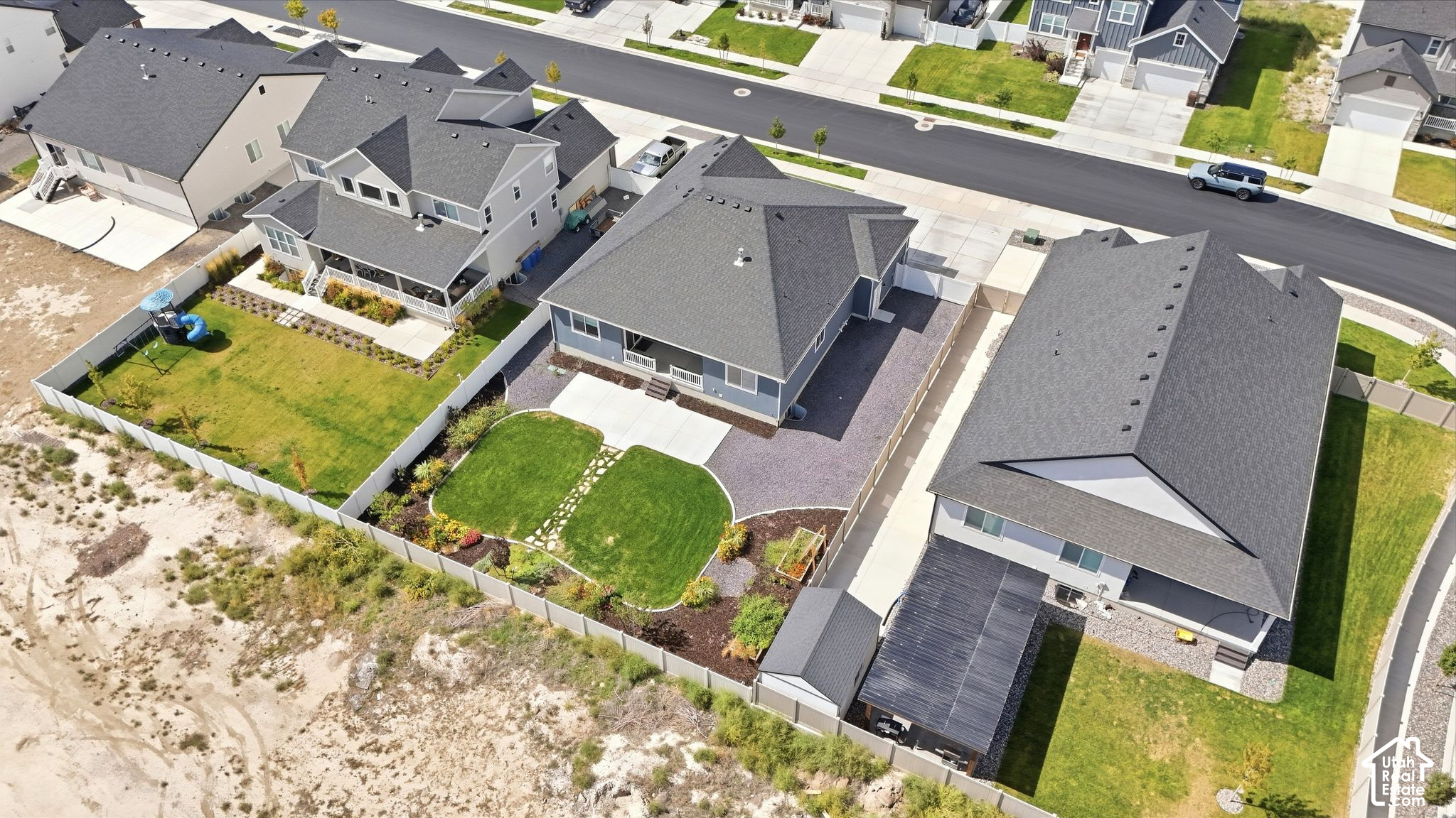 main property photo 39