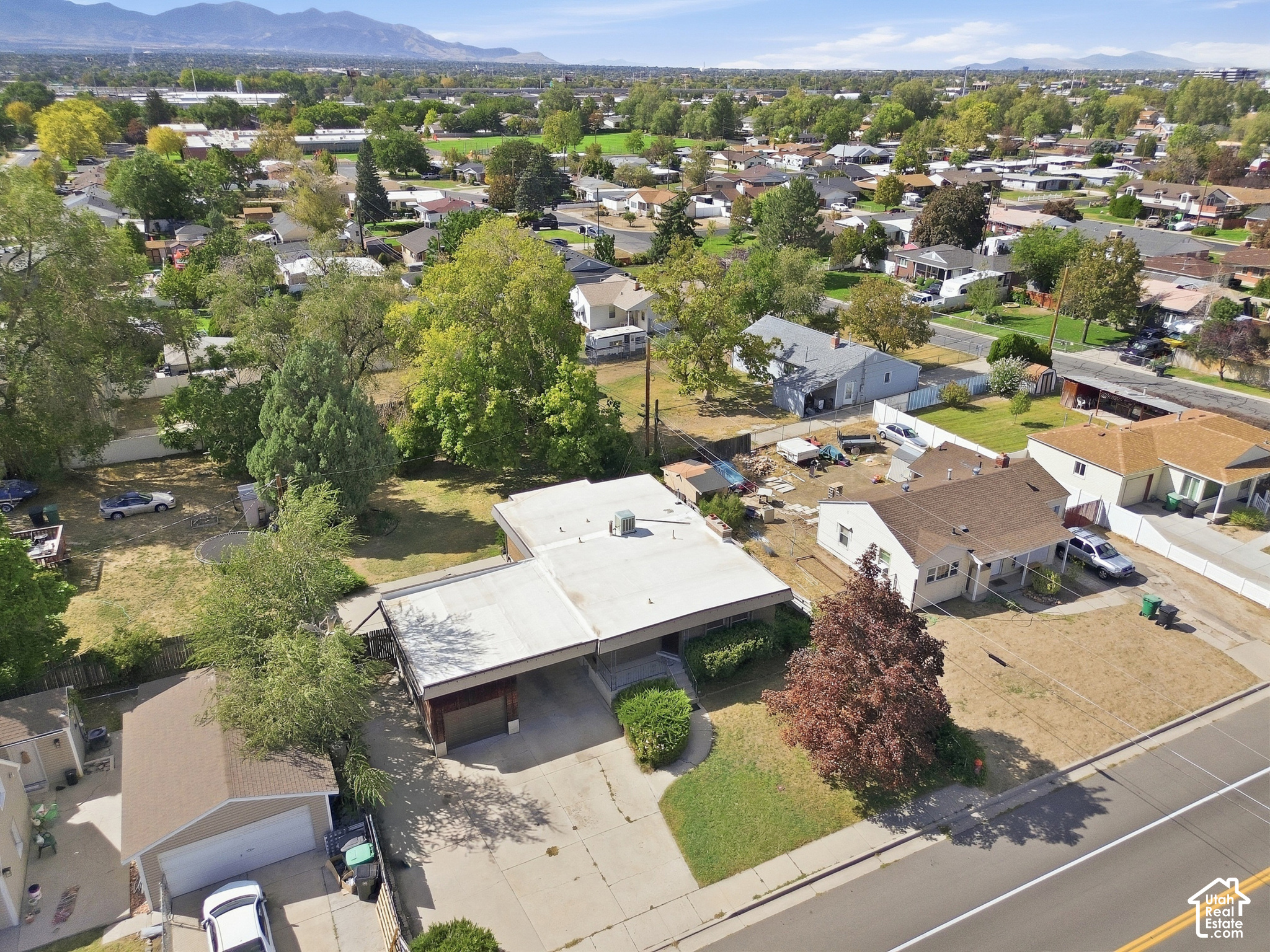 main property photo 38
