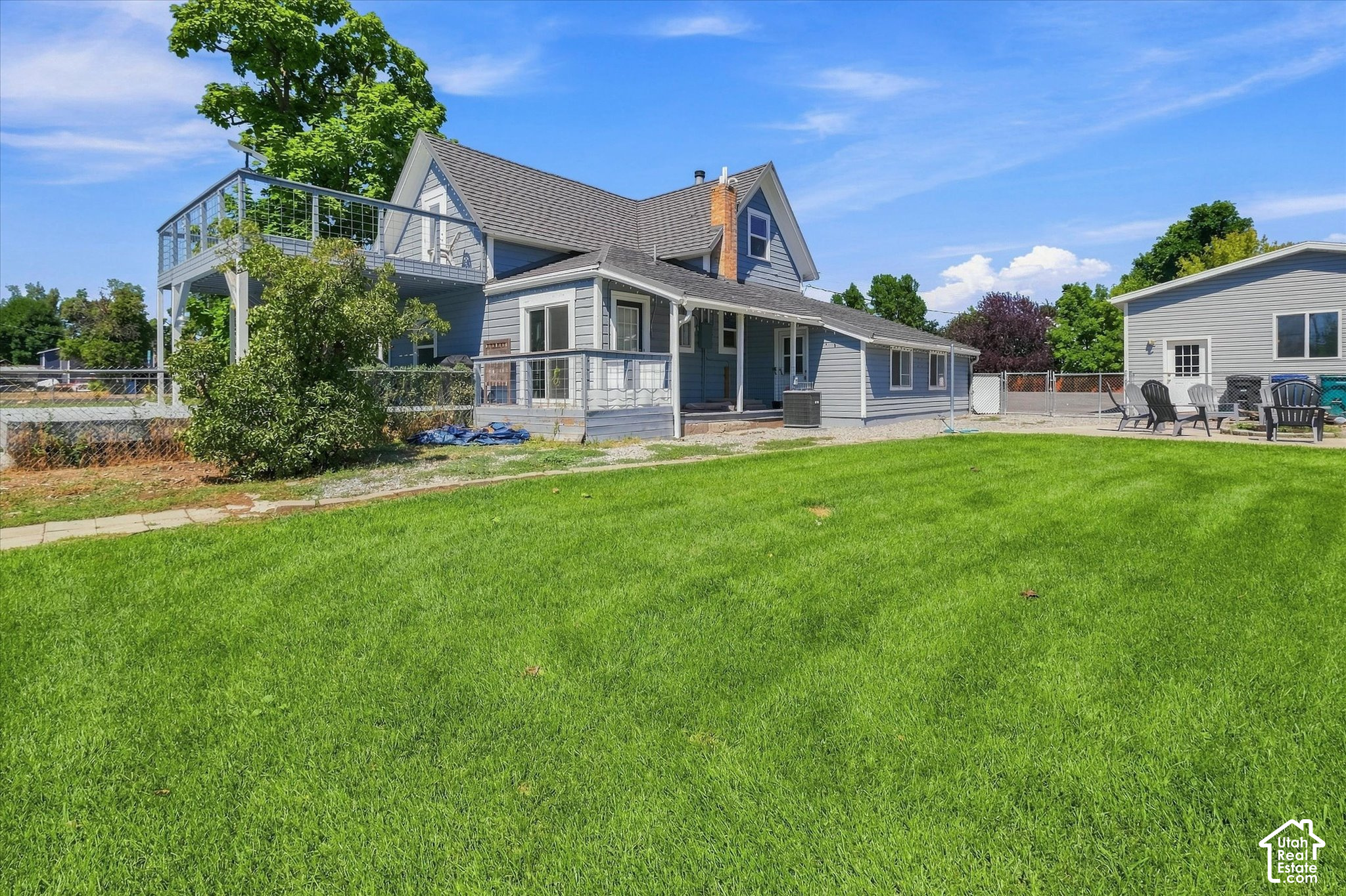 main property photo 40
