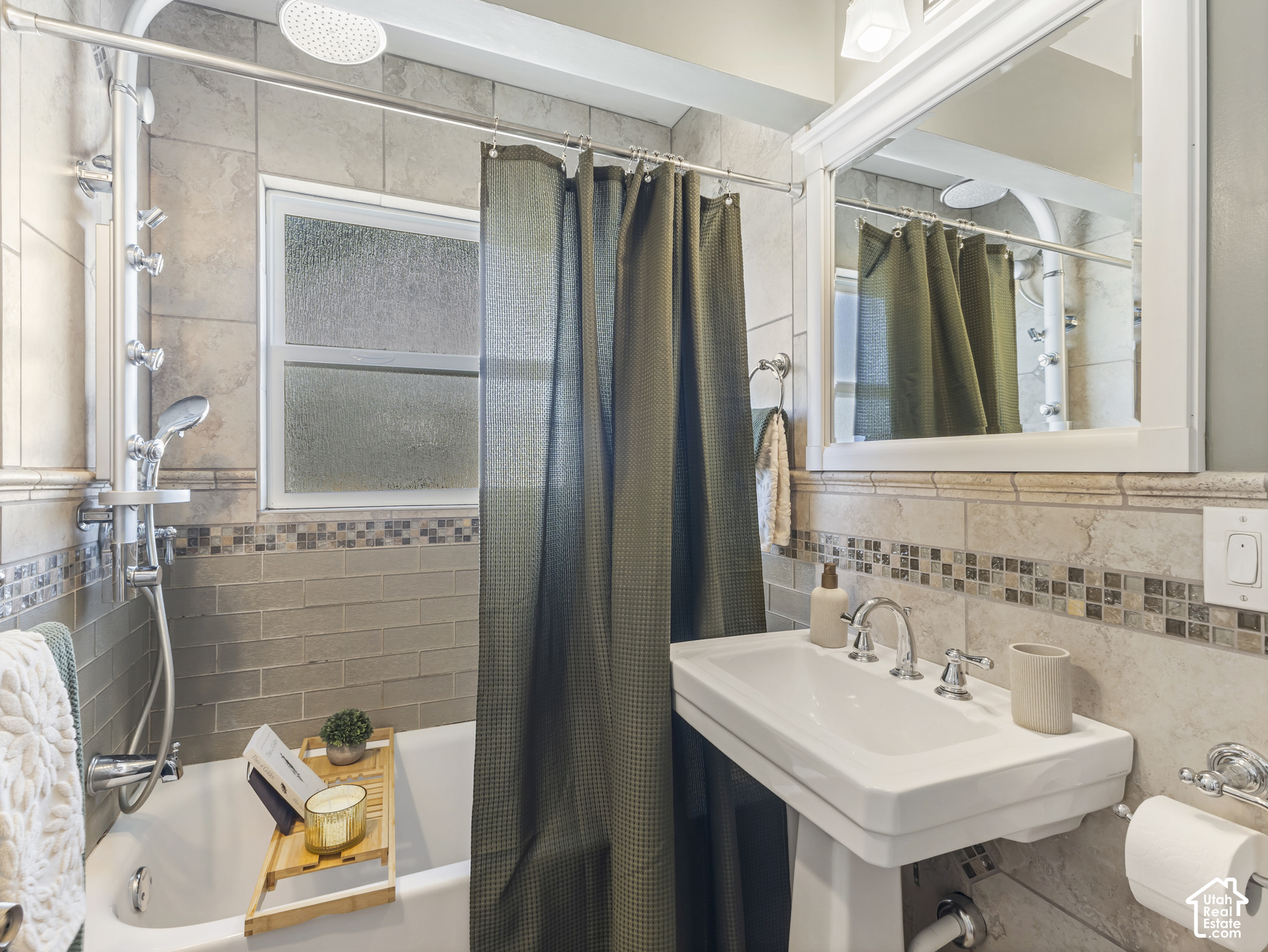 property viewer photo 6