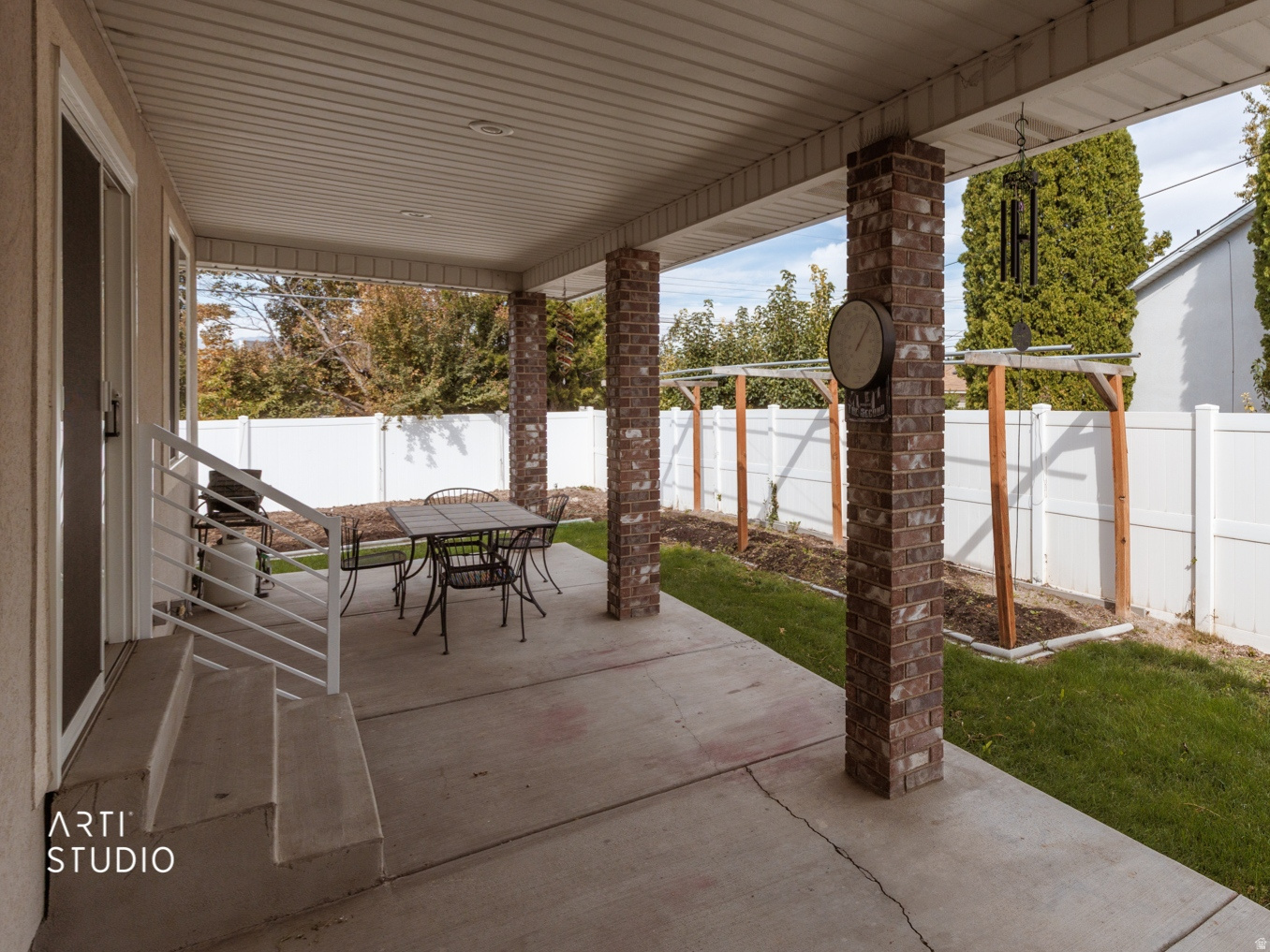 main property photo 40