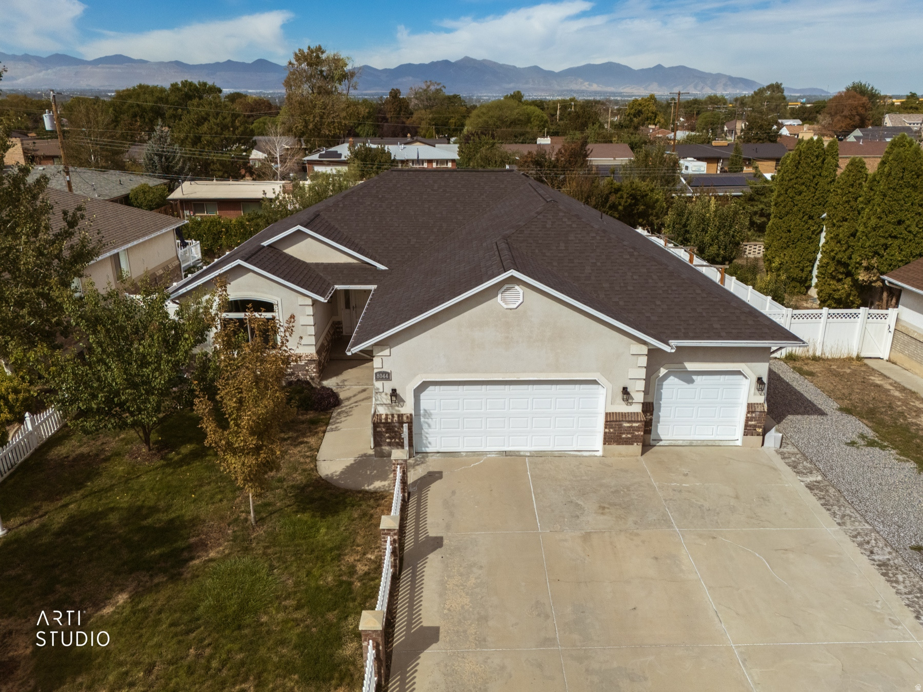 main property photo 44