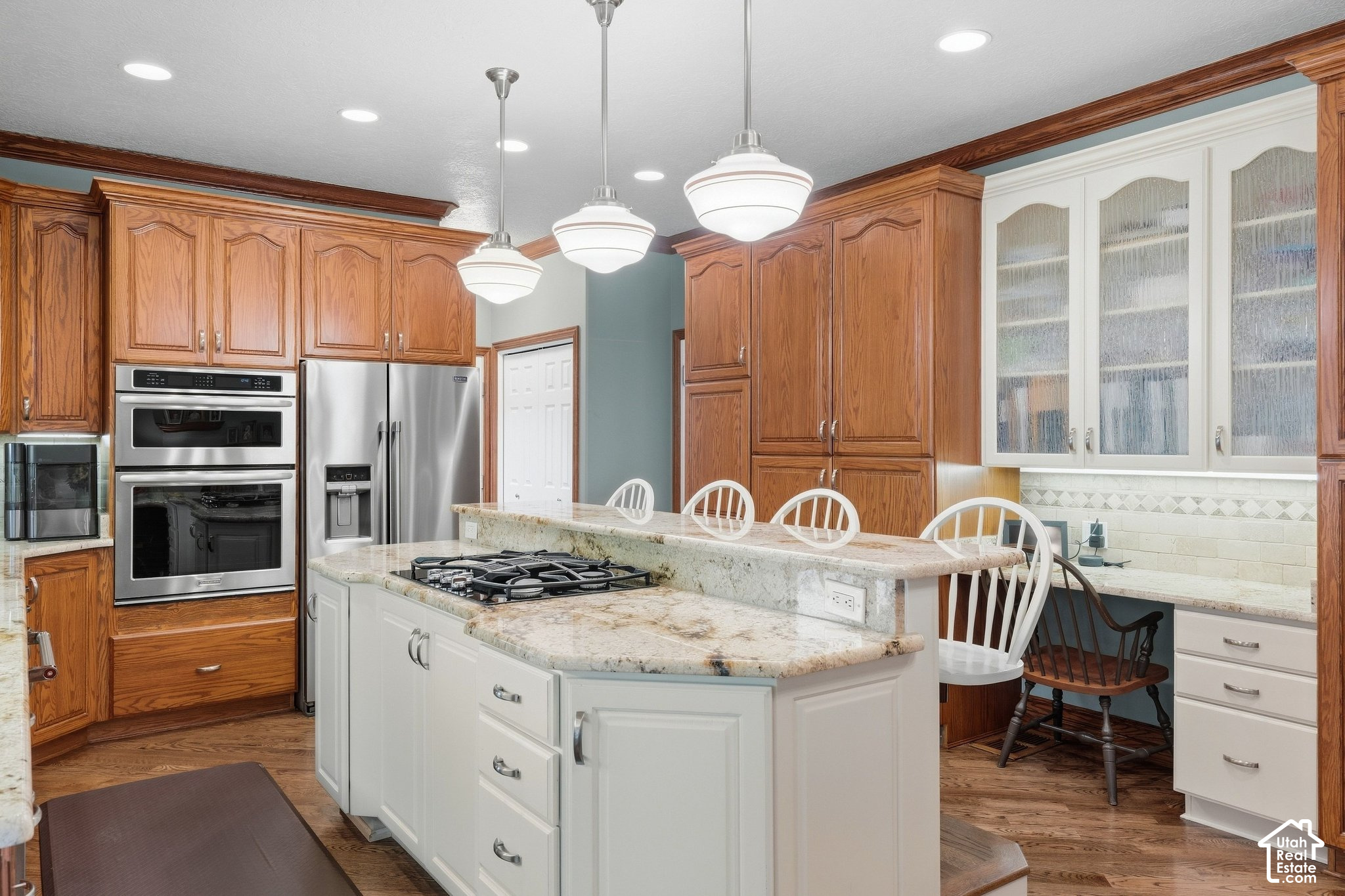 main property photo 23