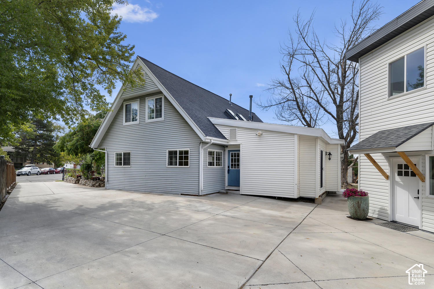 main property photo 60