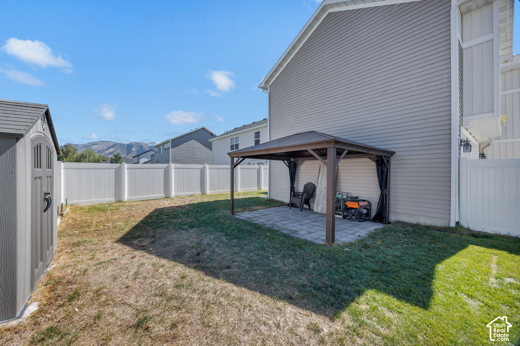 main property photo 20