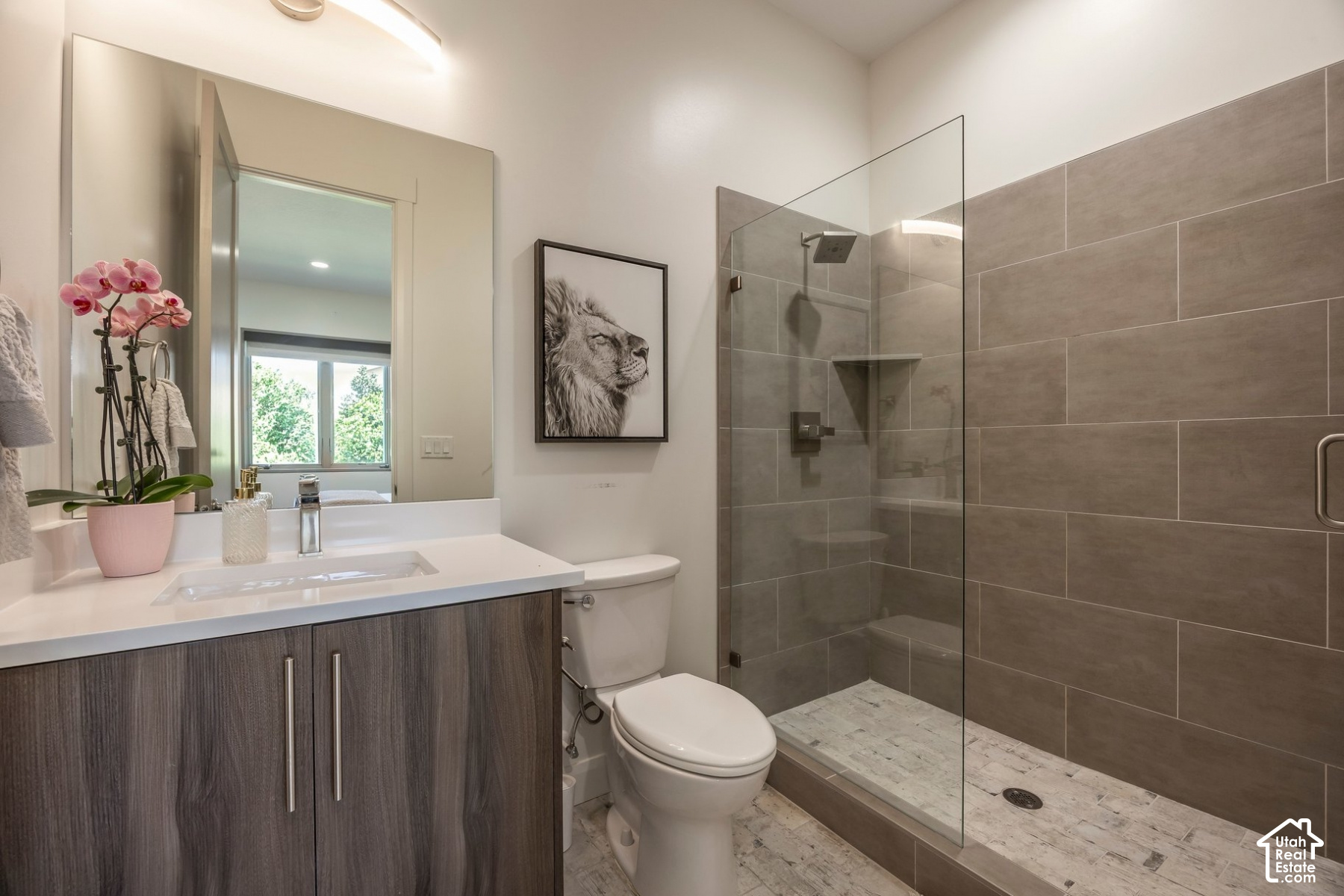 main property photo 74