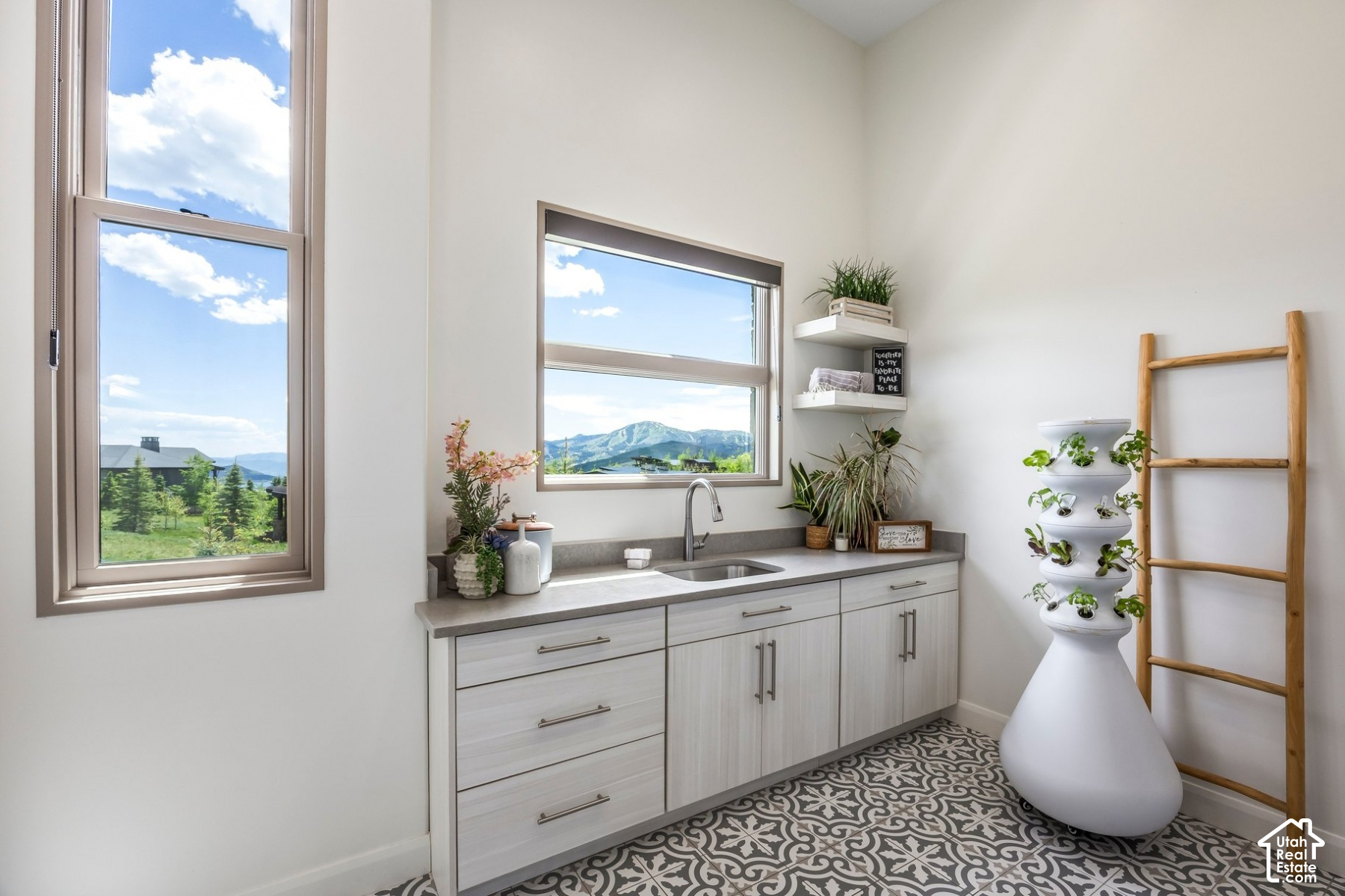 main property photo 81